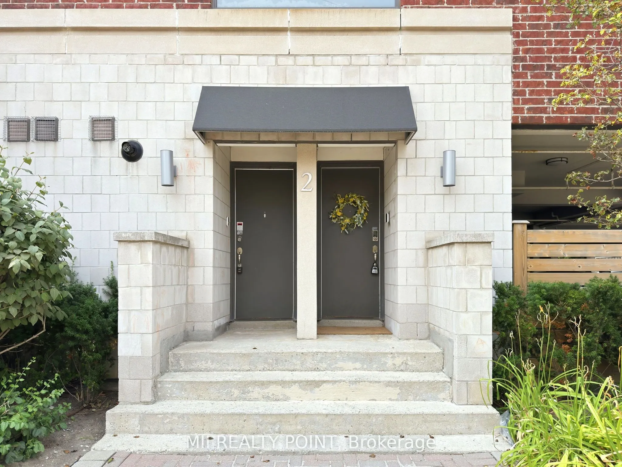2 Maxwell Street #201