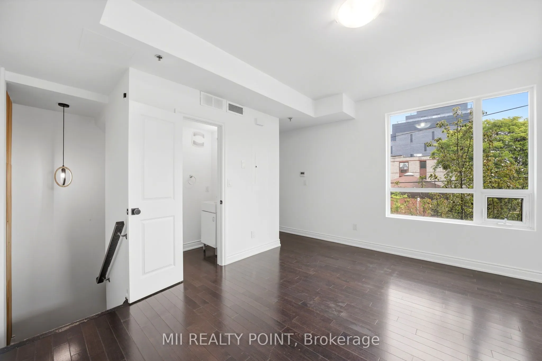 2 Maxwell Street #201