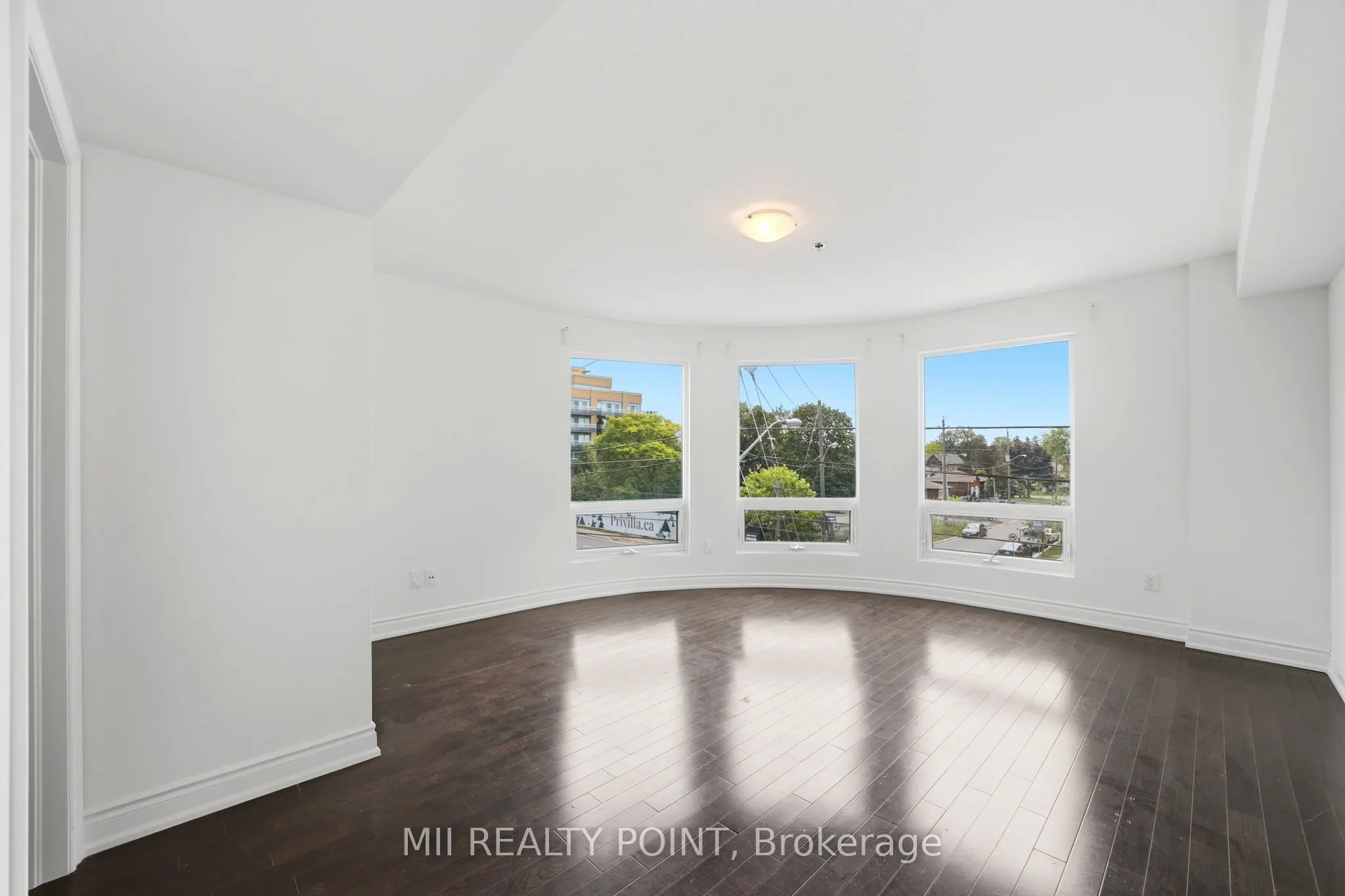 2 Maxwell Street #201