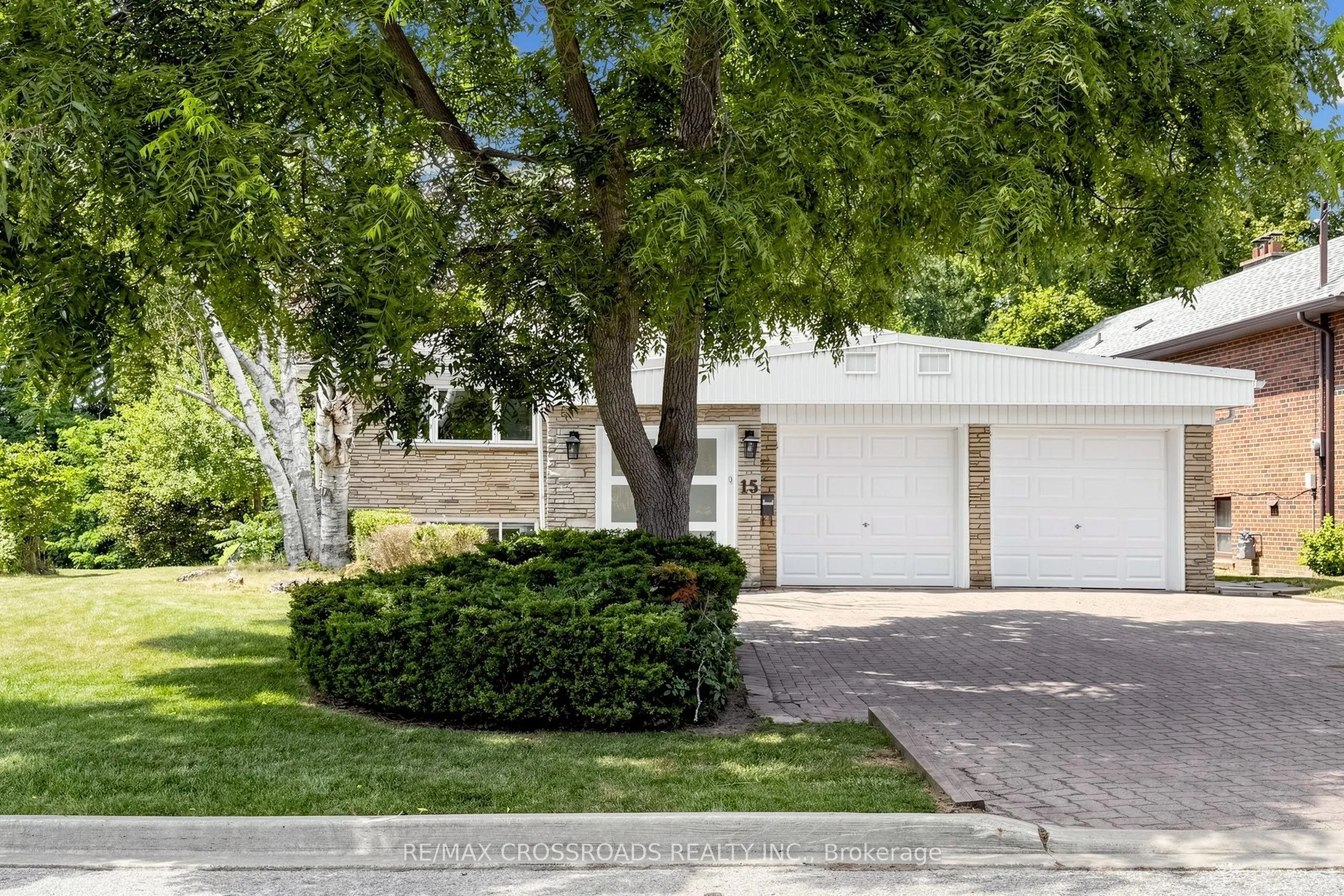 15 Alamosa Drive