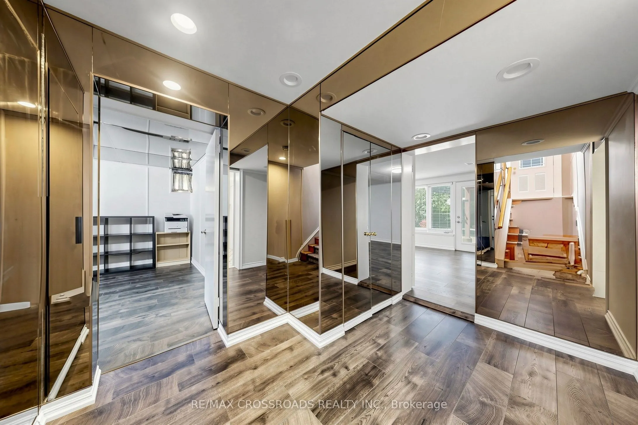 15 Alamosa Drive