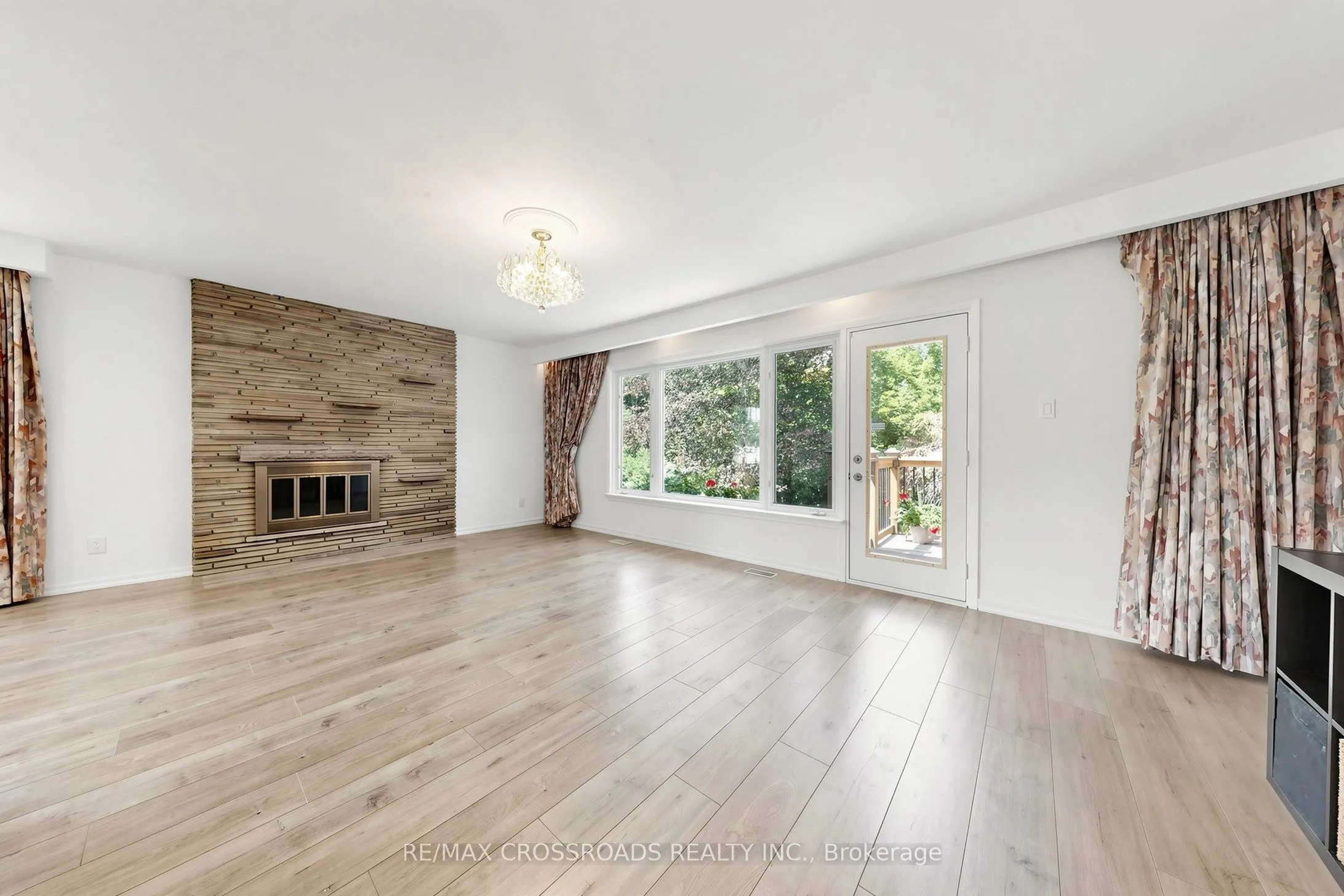 15 Alamosa Drive