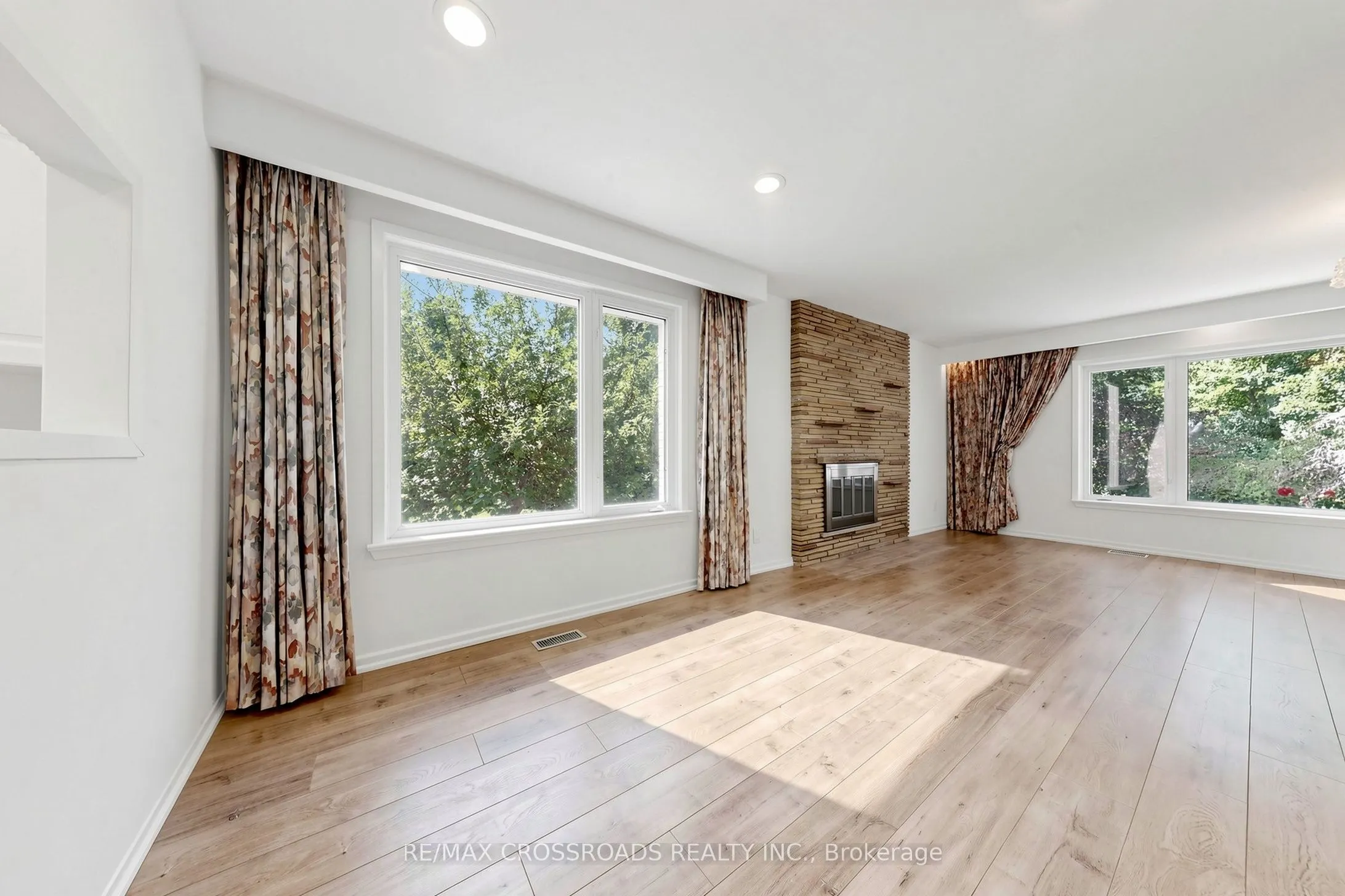15 Alamosa Drive