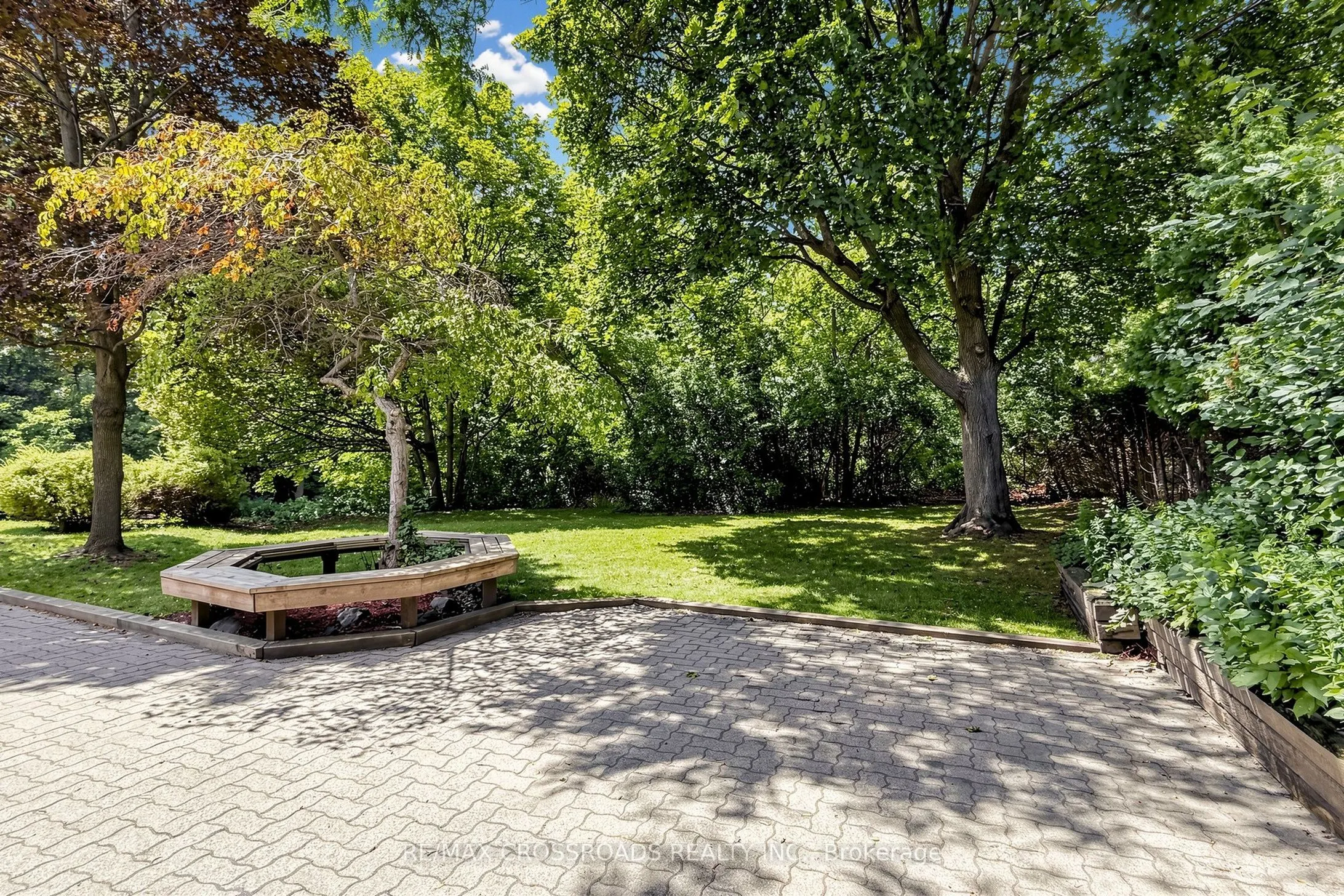 15 Alamosa Drive