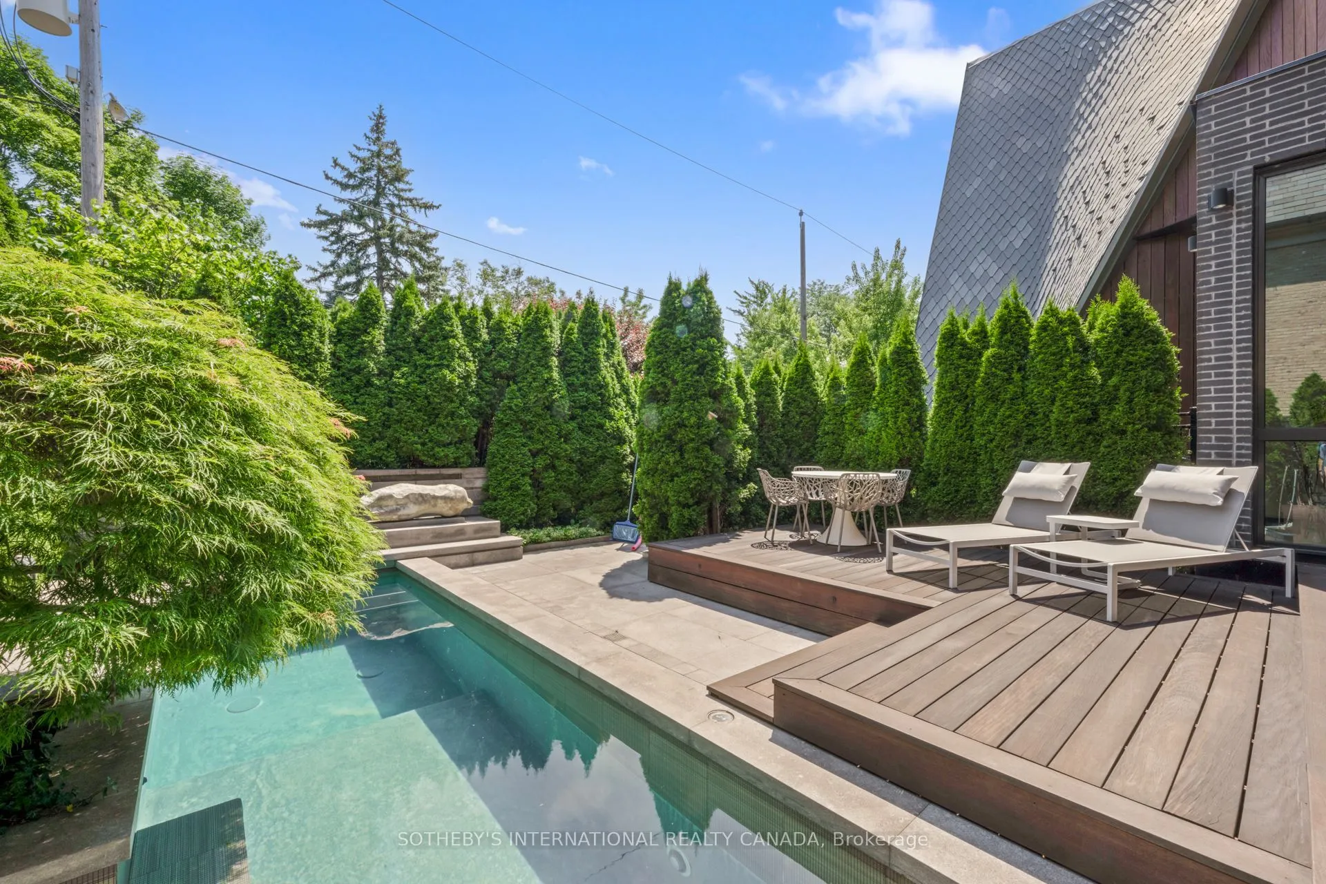 108 Stratford Crescent