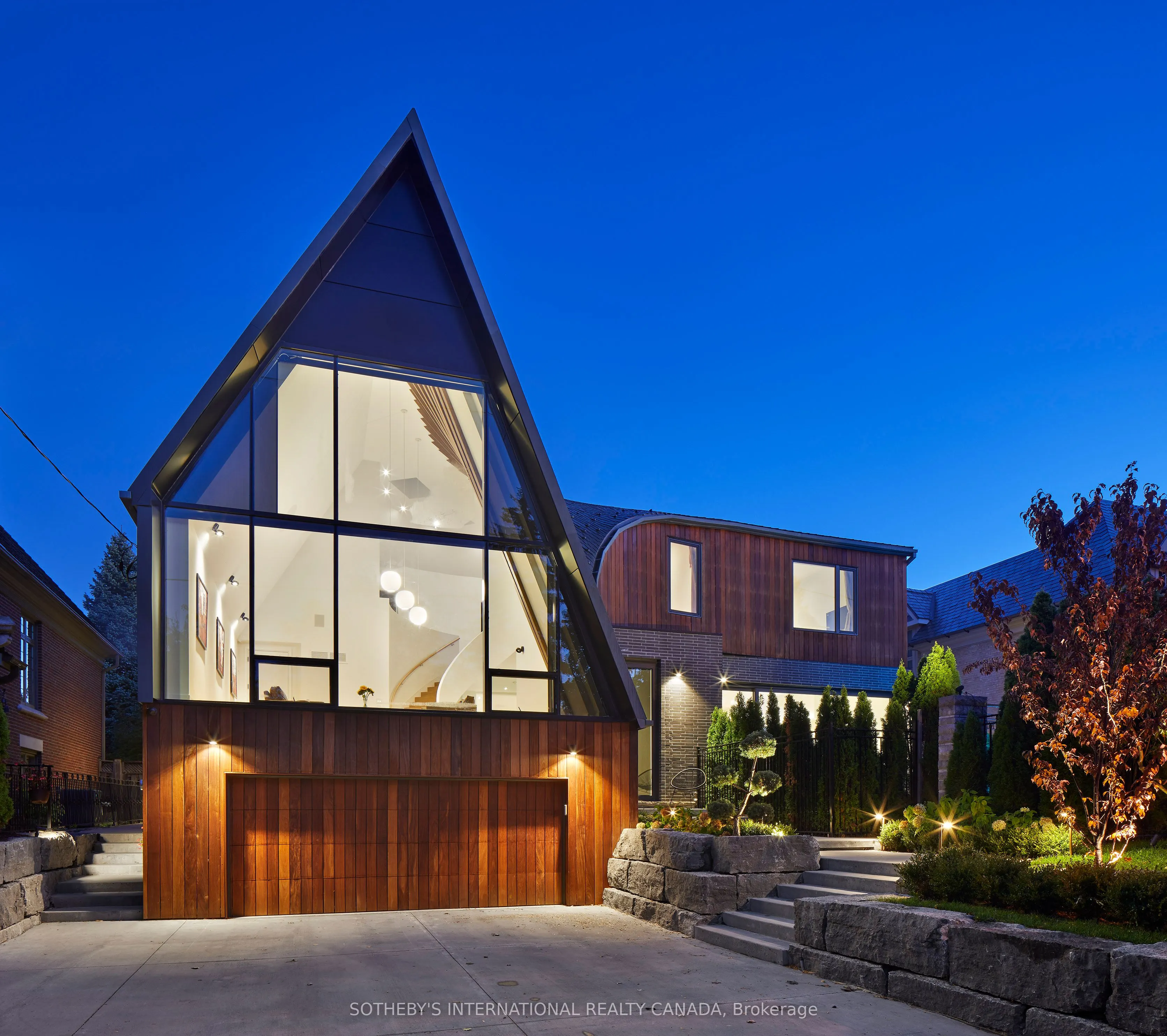 108 Stratford Crescent
