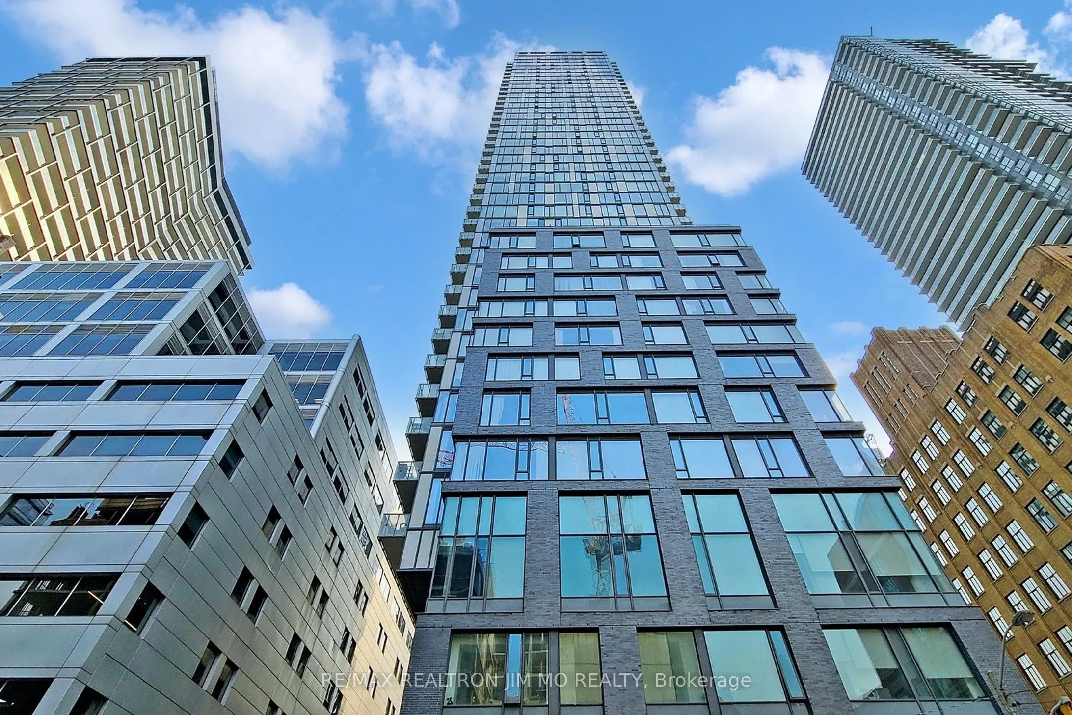101 Peter Street #3512