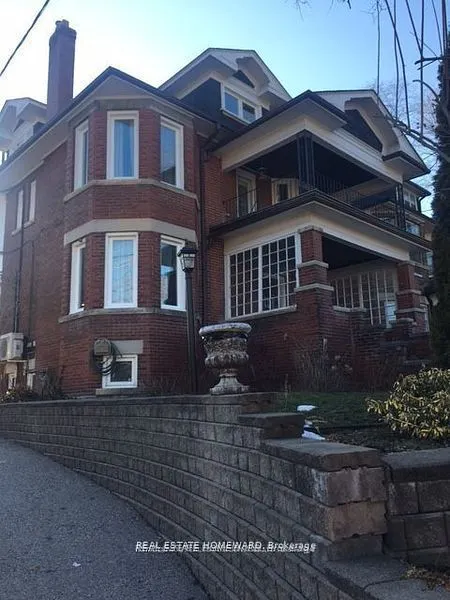 56 Oakwood Avenue