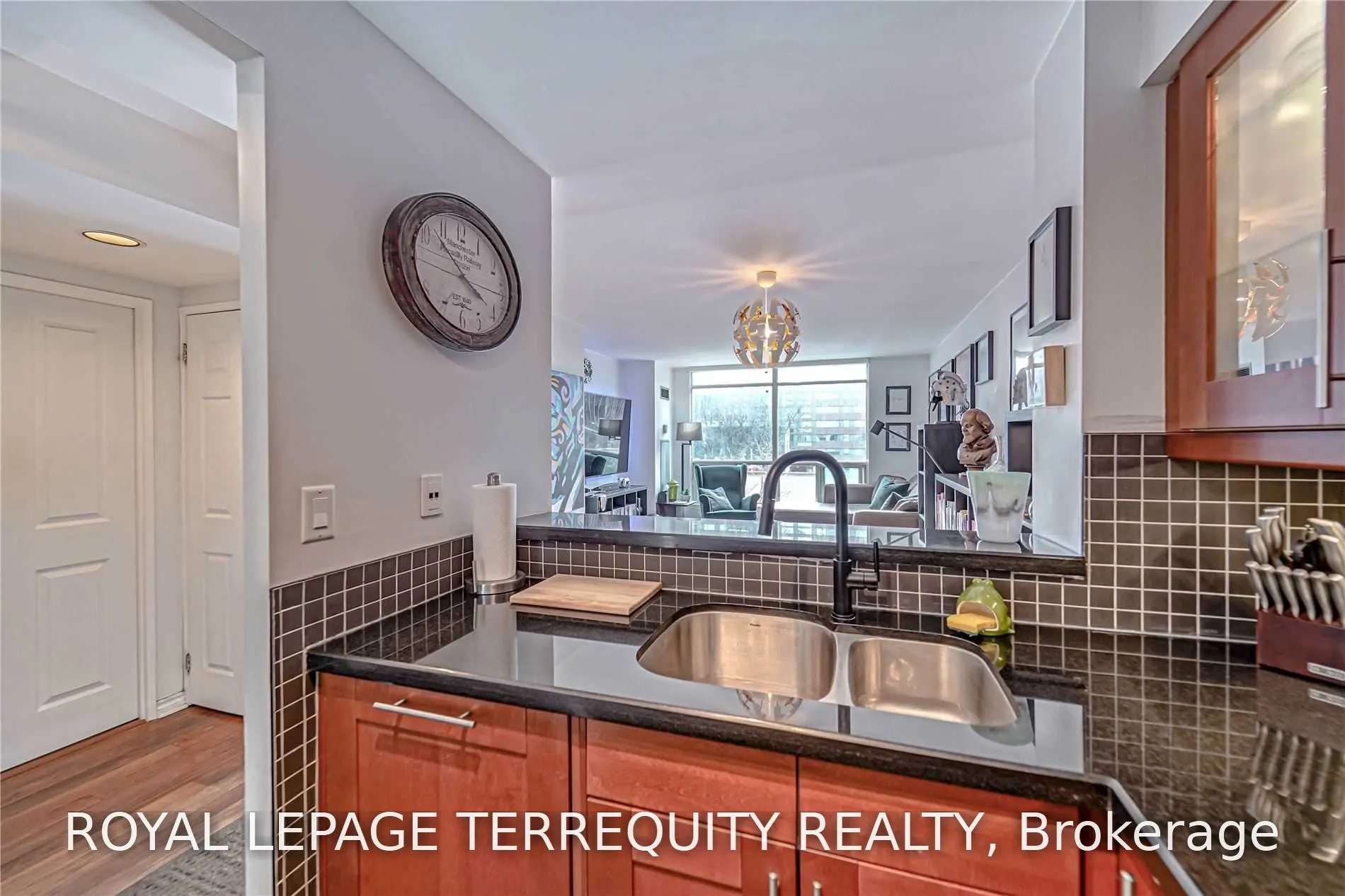 942 Yonge Street #319