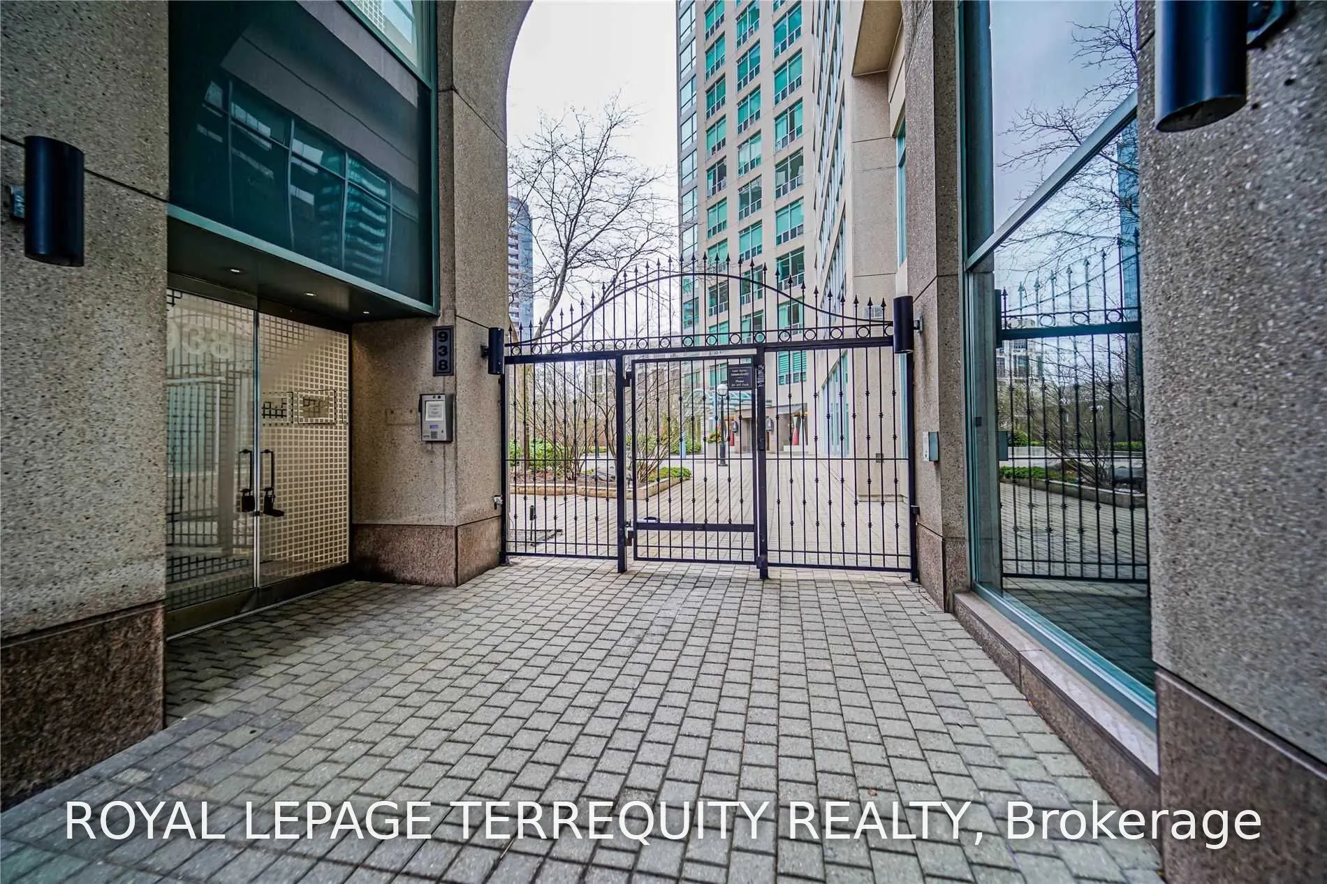 942 Yonge Street #319