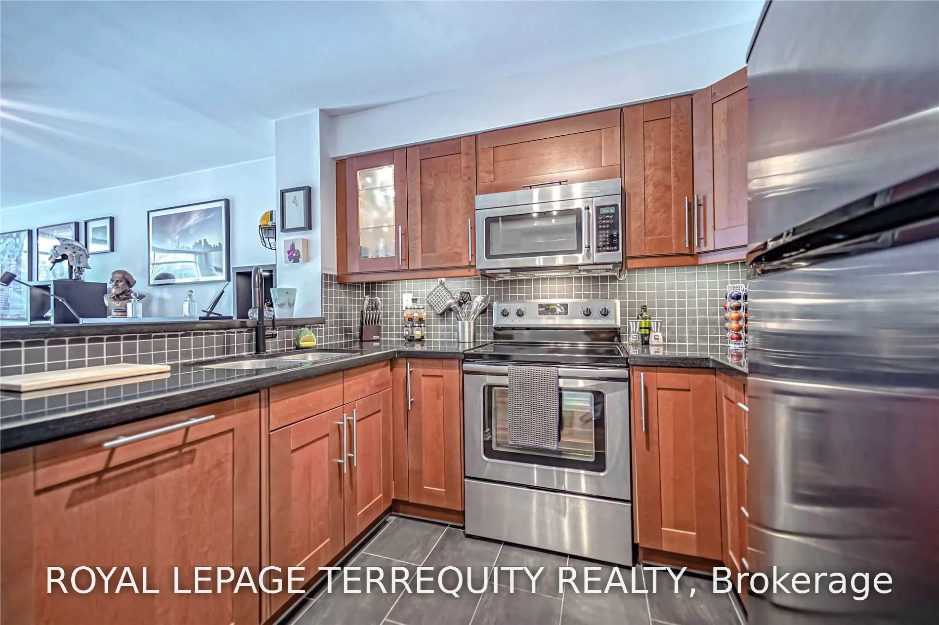 942 Yonge Street #319