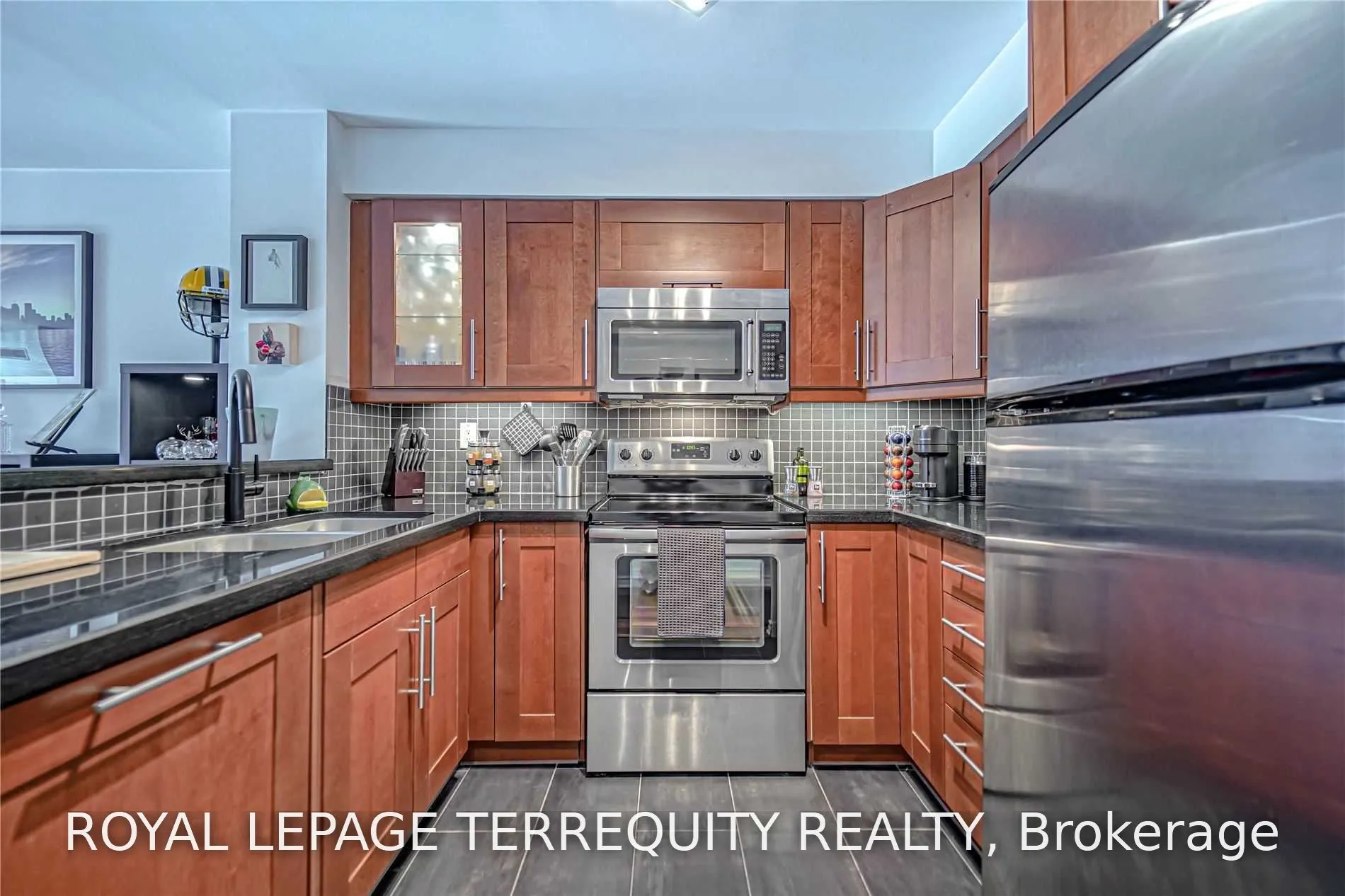 942 Yonge Street #319