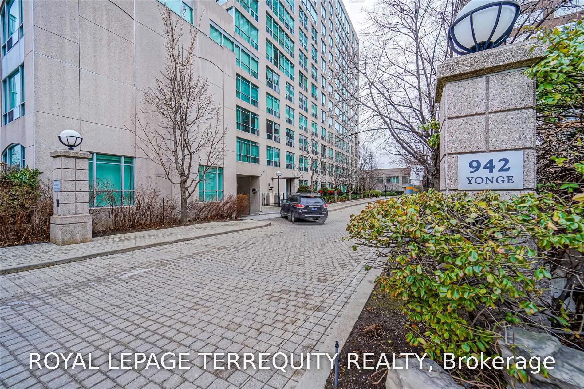 942 Yonge Street #319