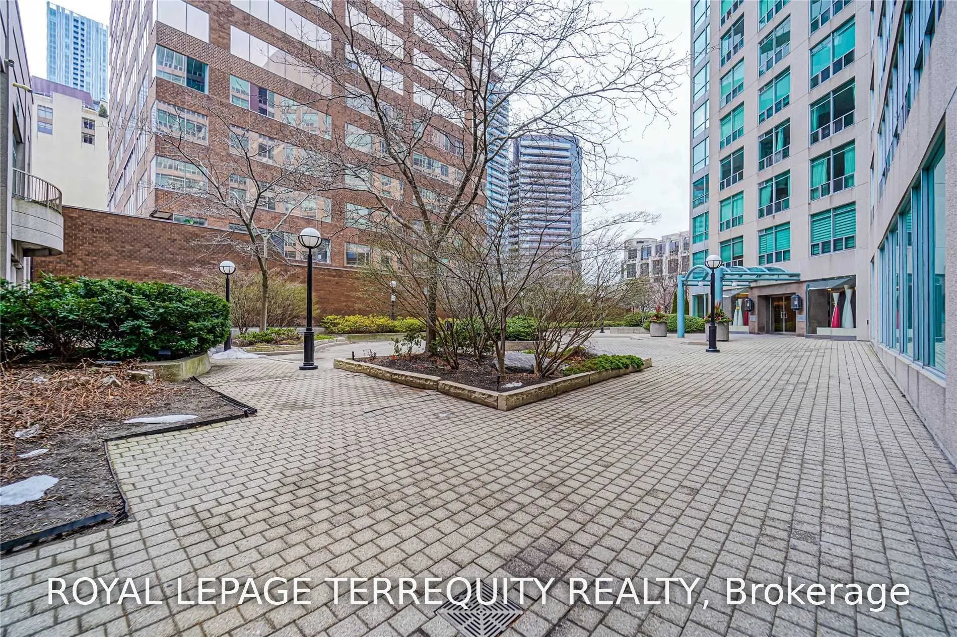 942 Yonge Street #319