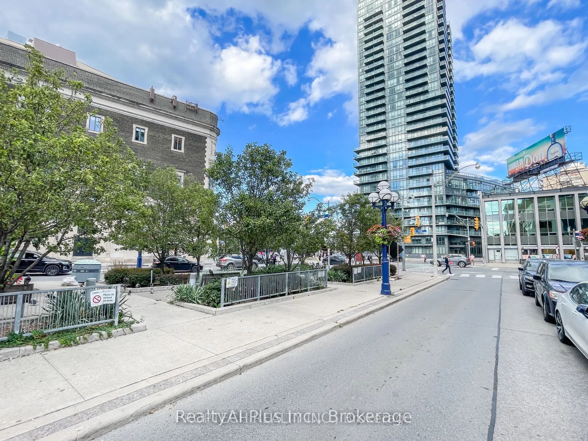 8 Scollard Street #304