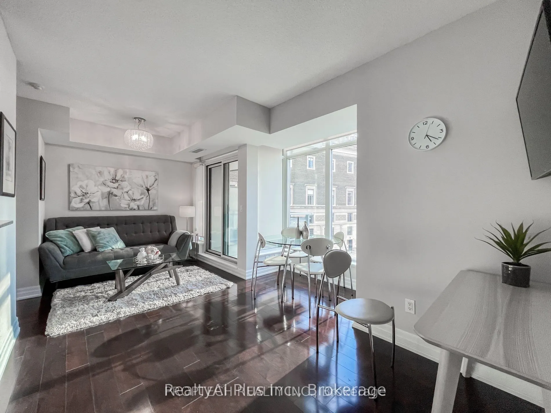 8 Scollard Street #304