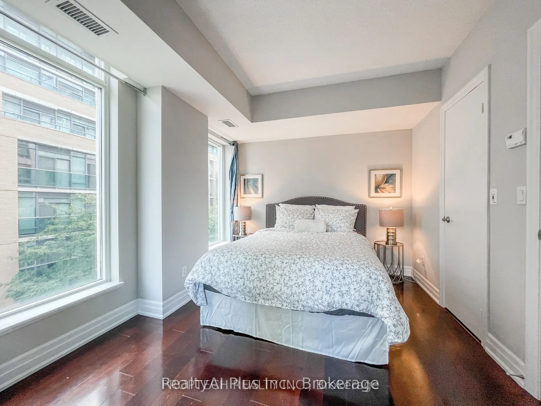 8 Scollard Street #304