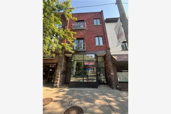 1506 Dundas Street W
