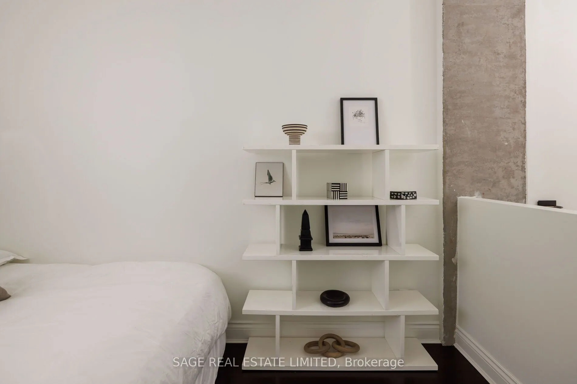 261 King Street E #402
