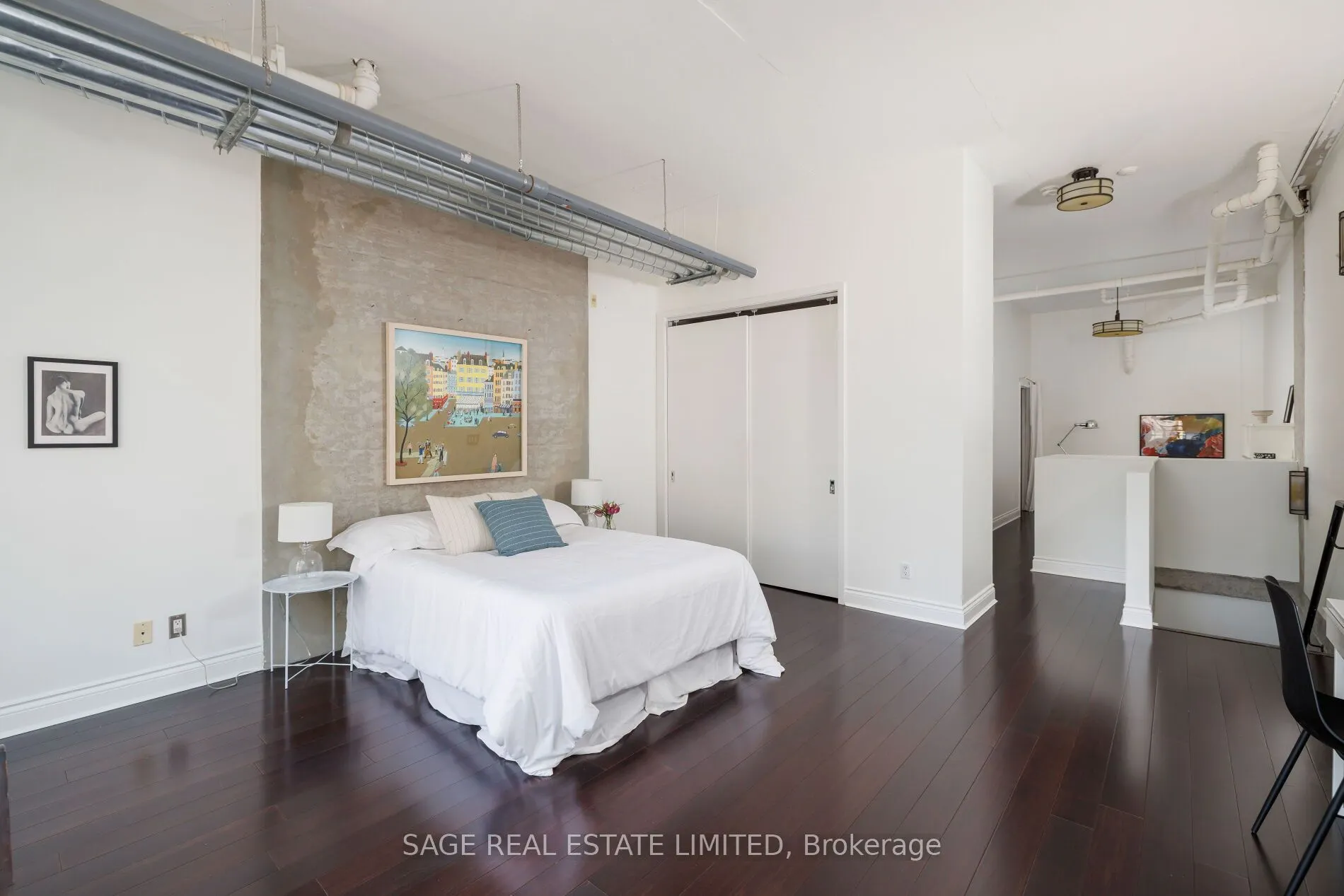 261 King Street E #402