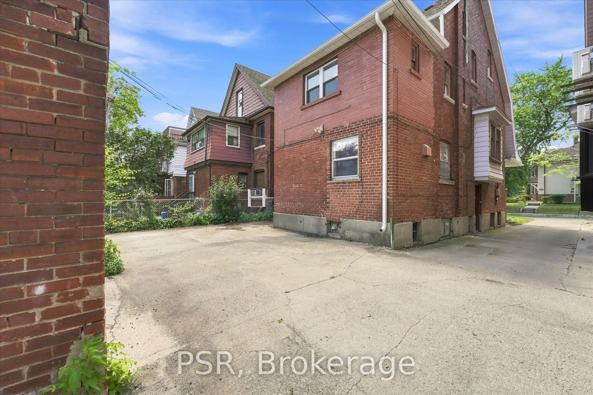 67 Oakwood Avenue