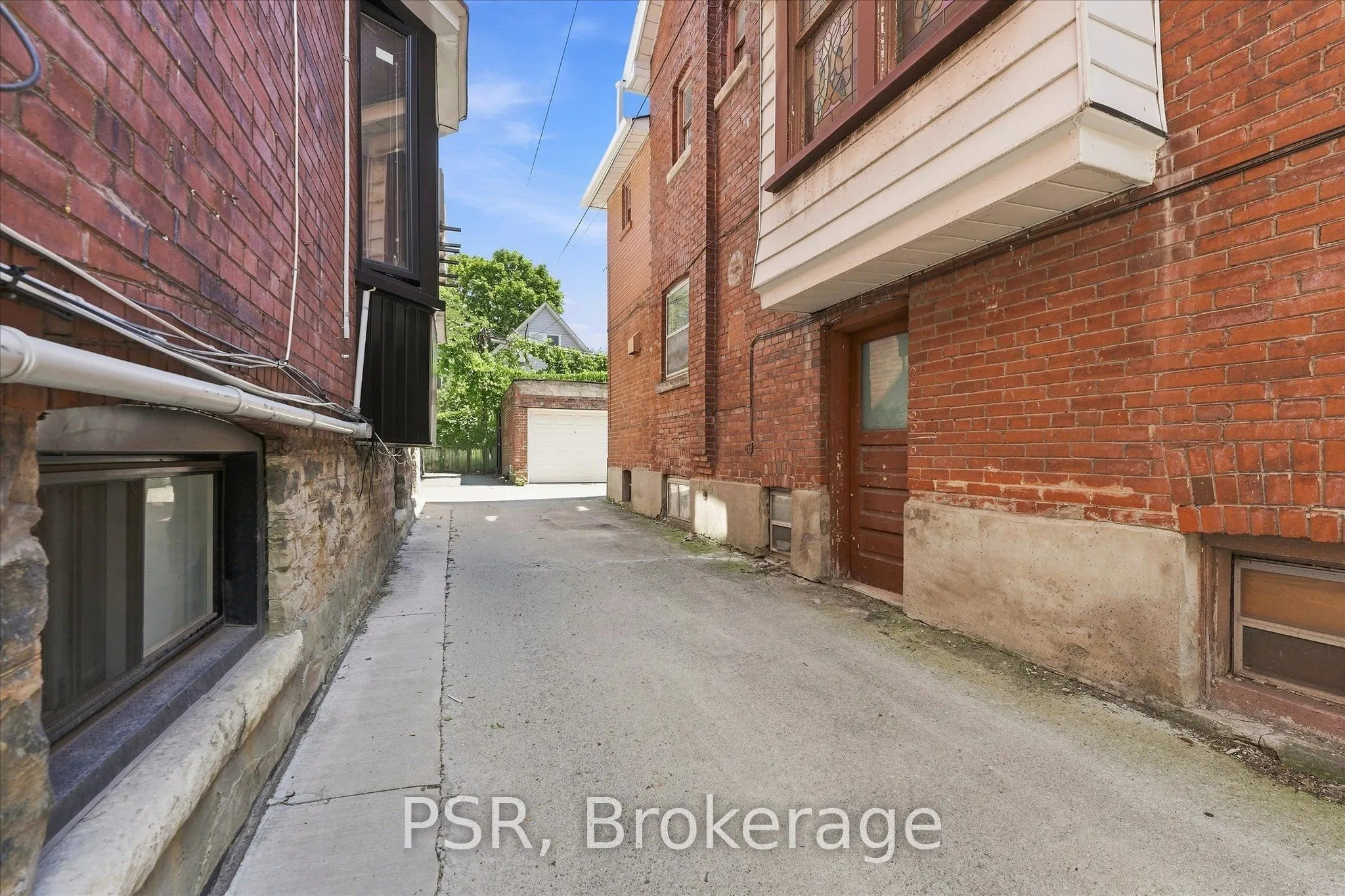 67 Oakwood Avenue