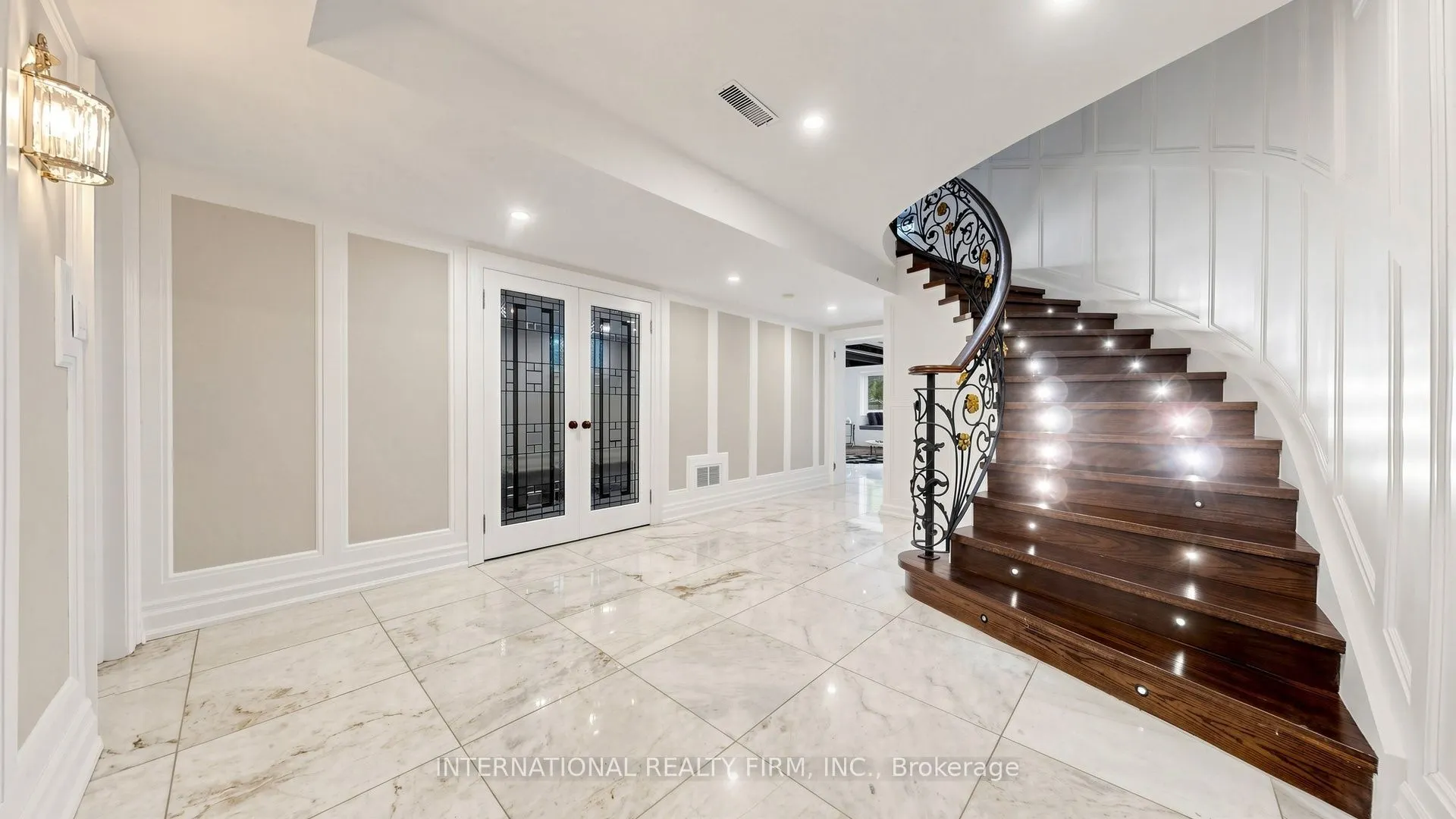 6 Penwood Crescent