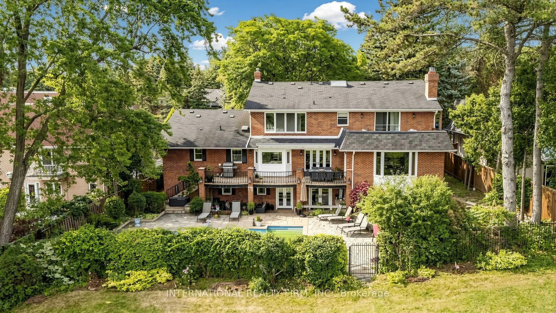6 Penwood Crescent