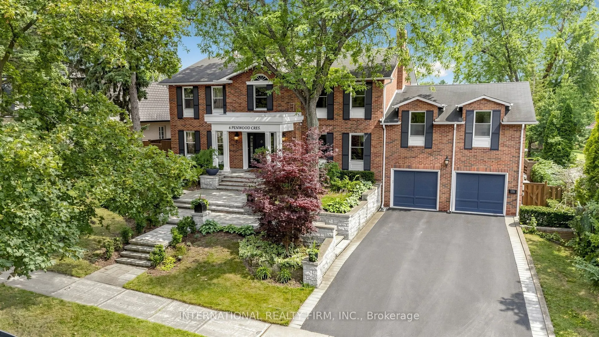 6 Penwood Crescent