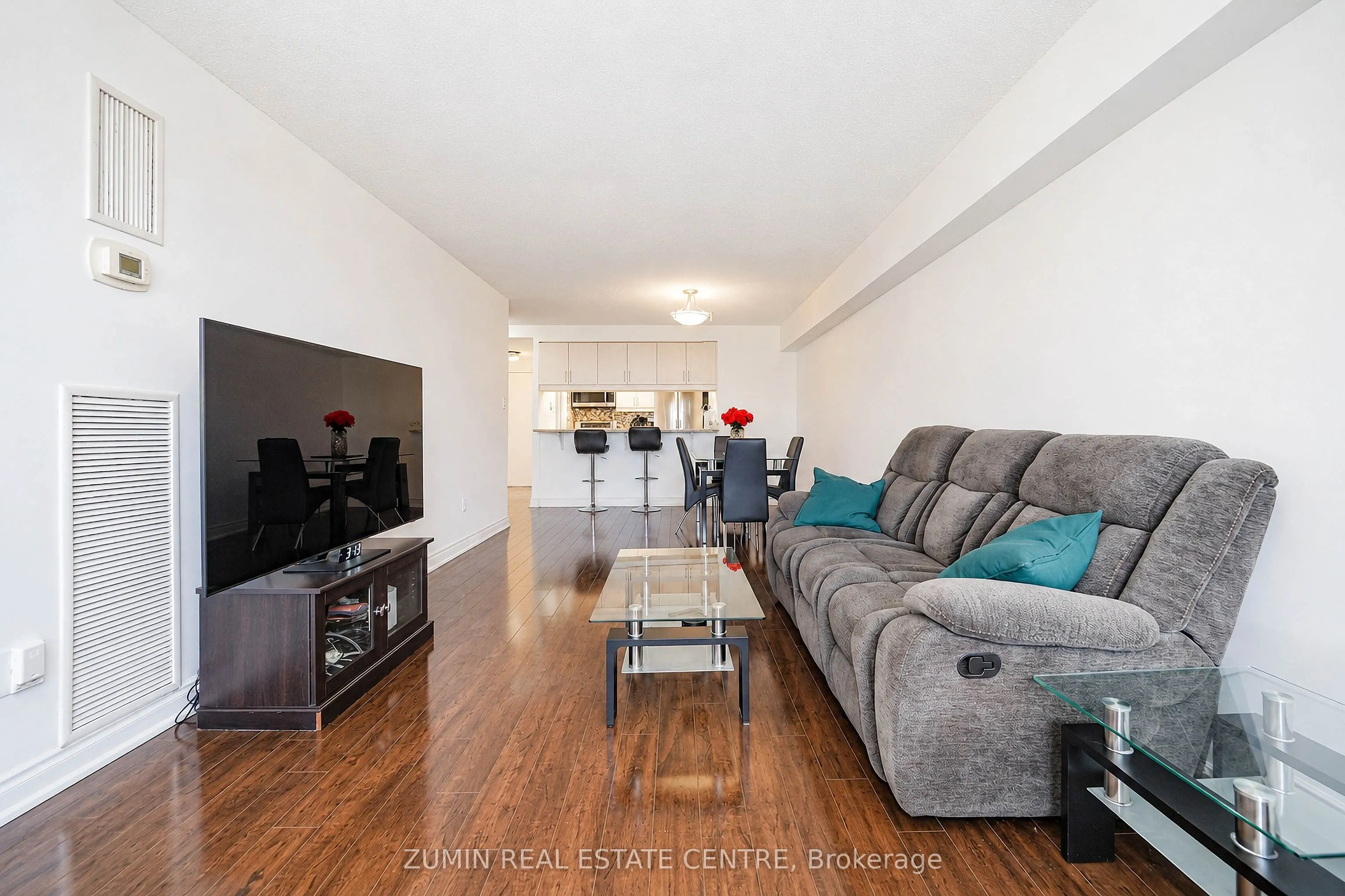 1555 Finch Avenue E #602