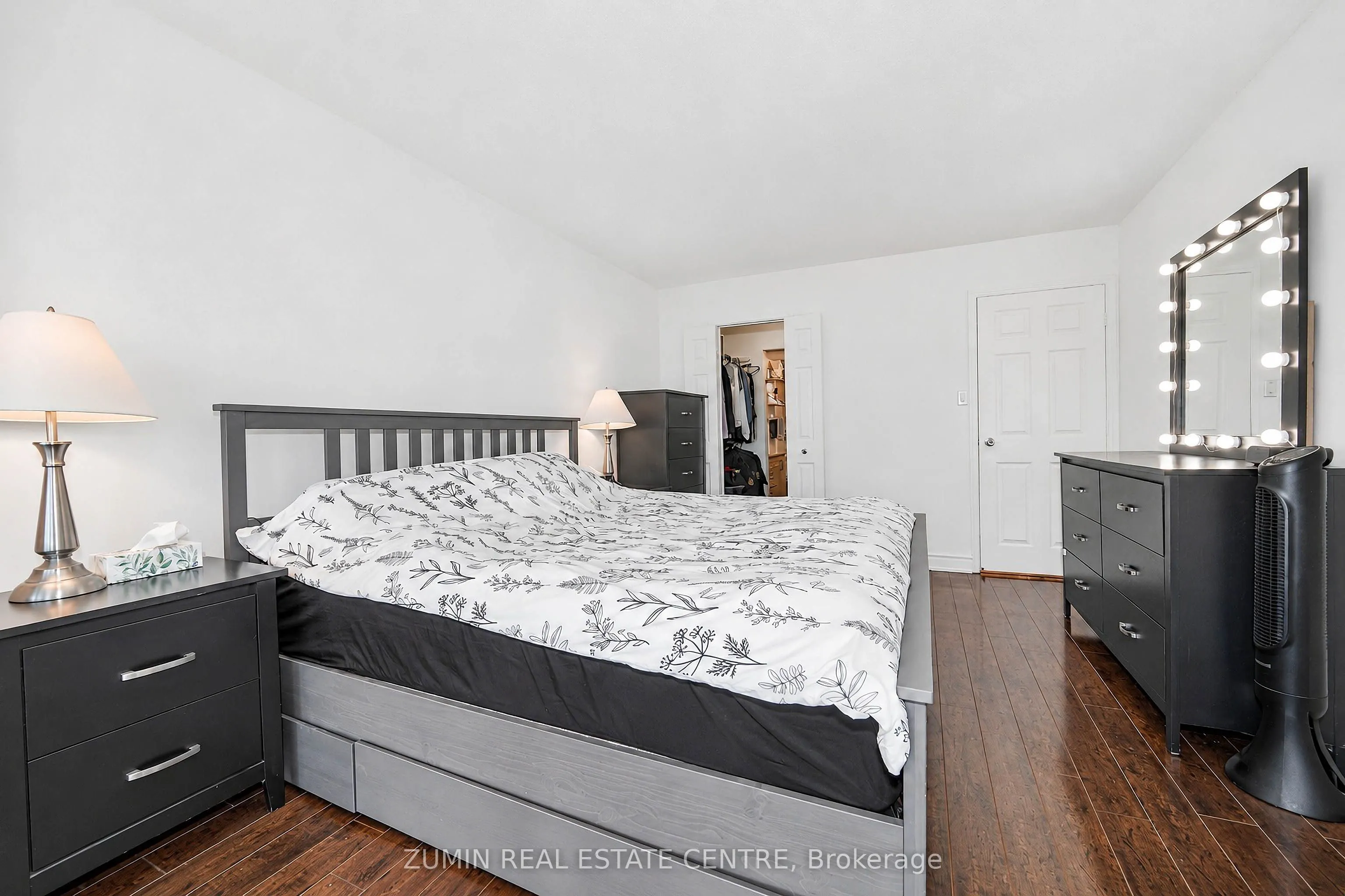 1555 Finch Avenue E #602