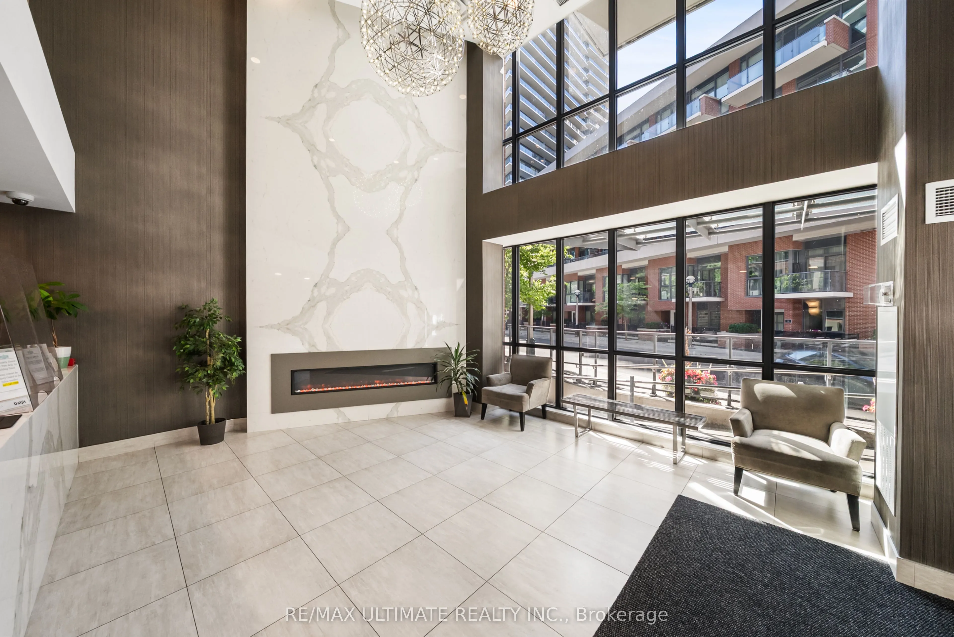 50 Bruyeres Mews #1001