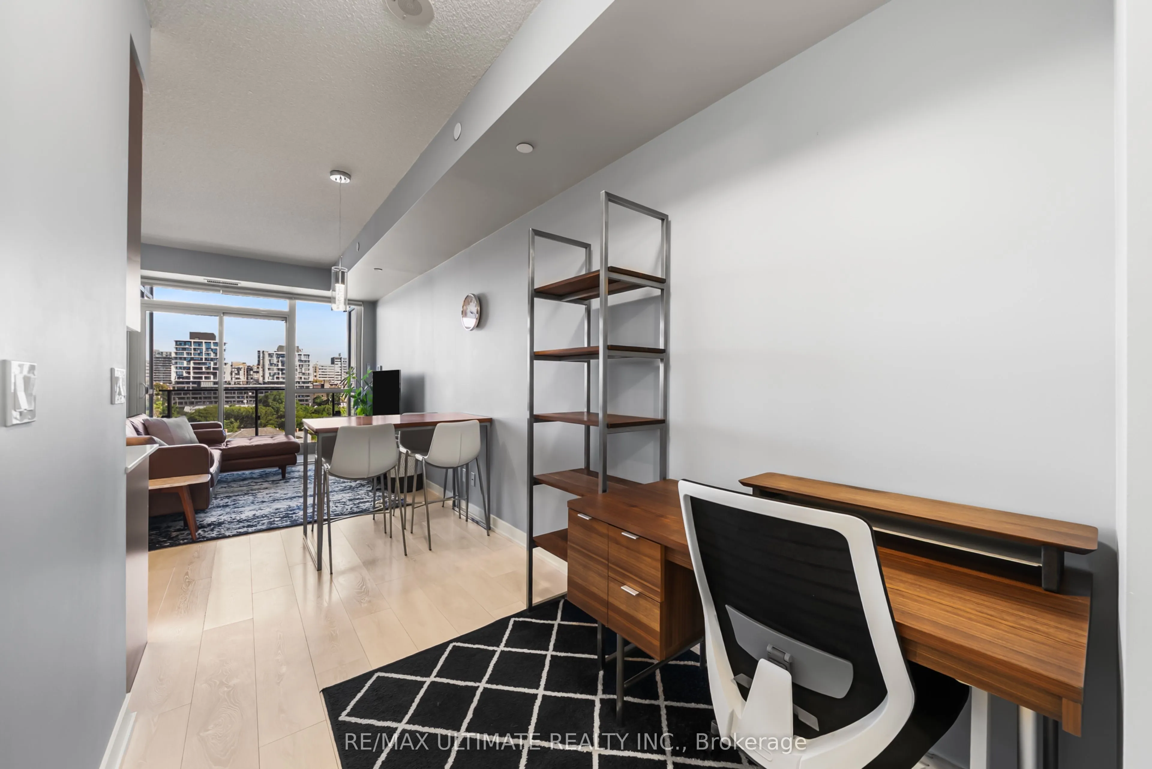 50 Bruyeres Mews #1001