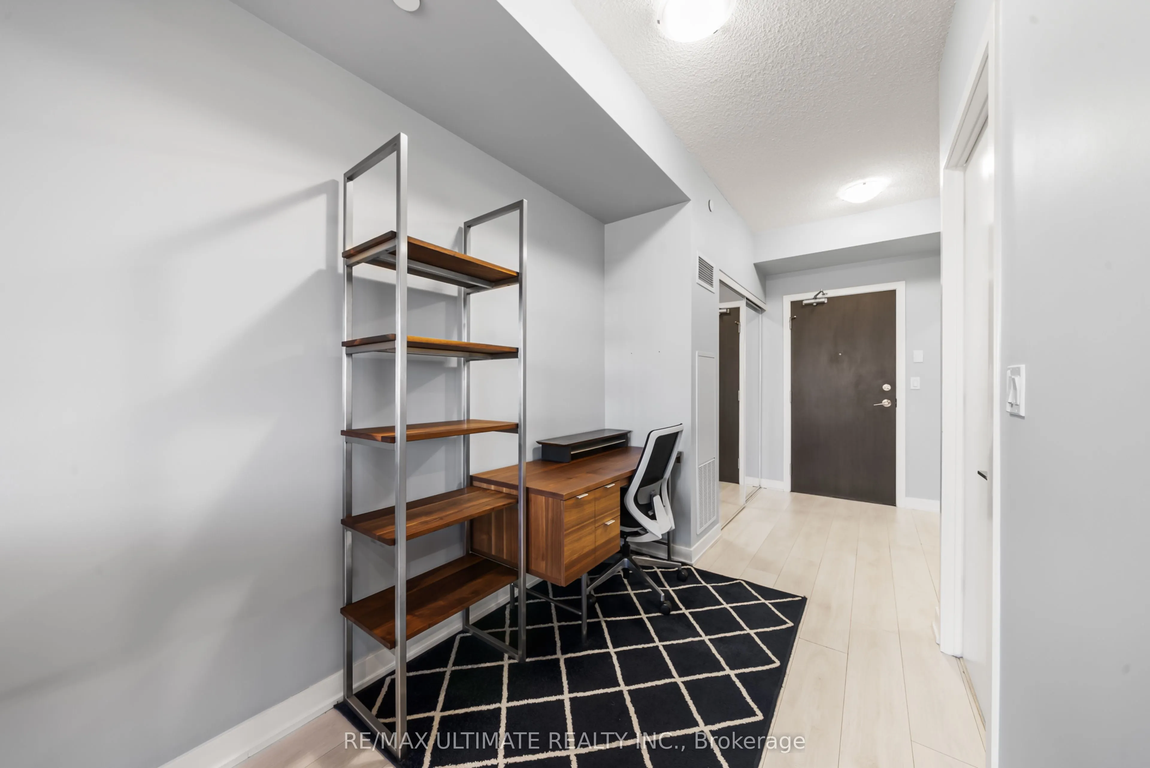 50 Bruyeres Mews #1001