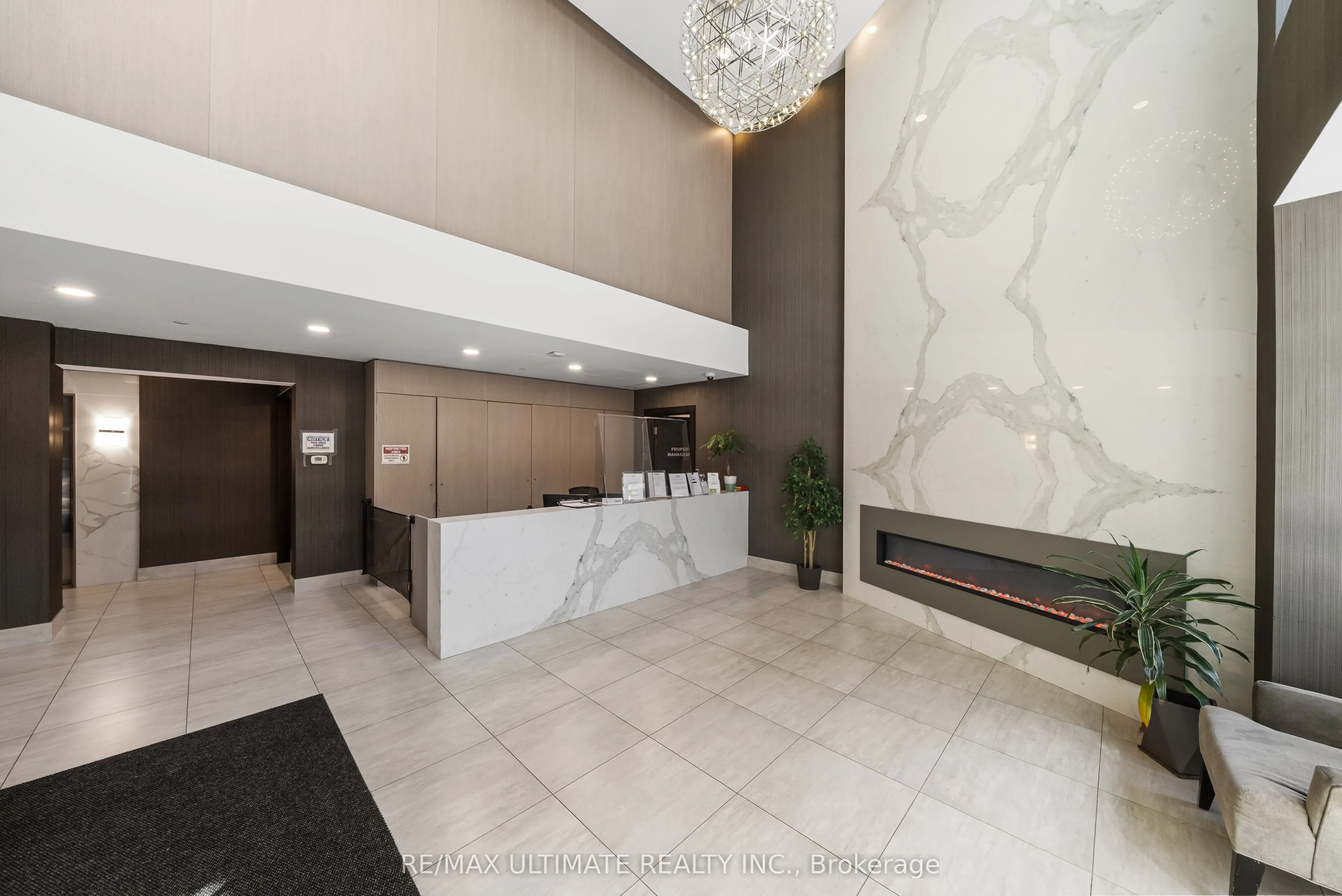 50 Bruyeres Mews #1001