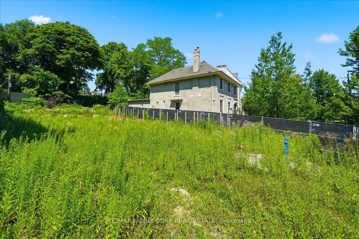 180 Dunvegan Road