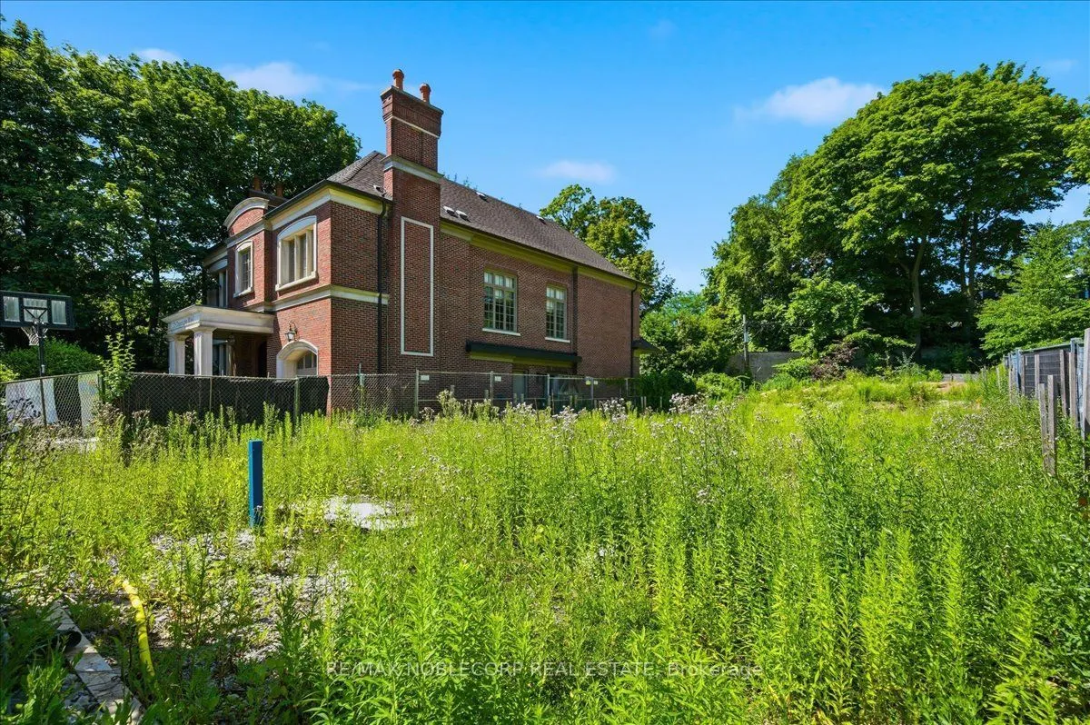 180 Dunvegan Road