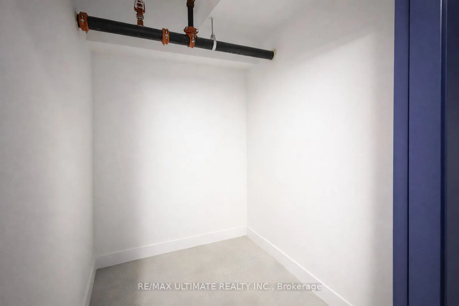 460 College Street #203