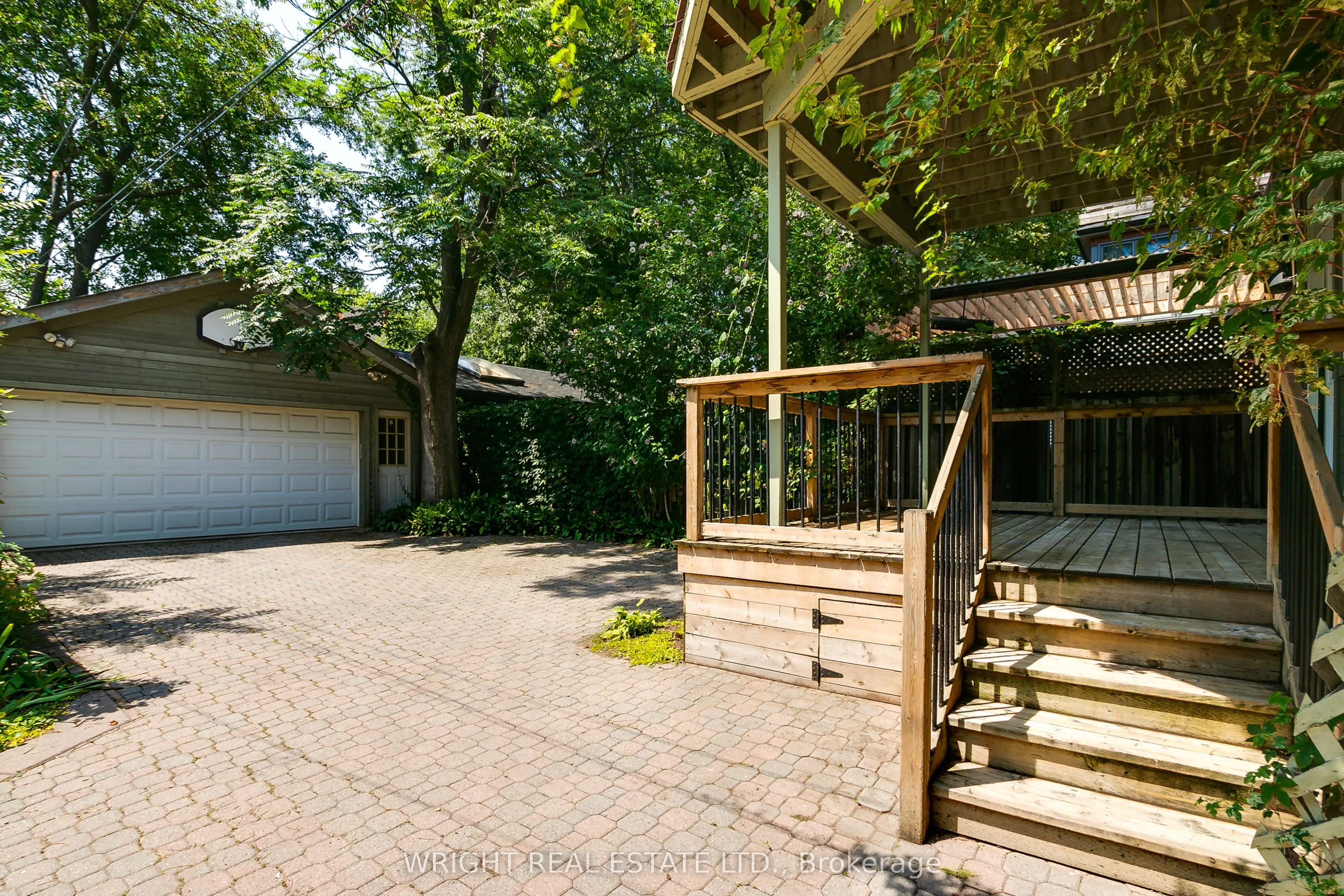 112 Albany Avenue