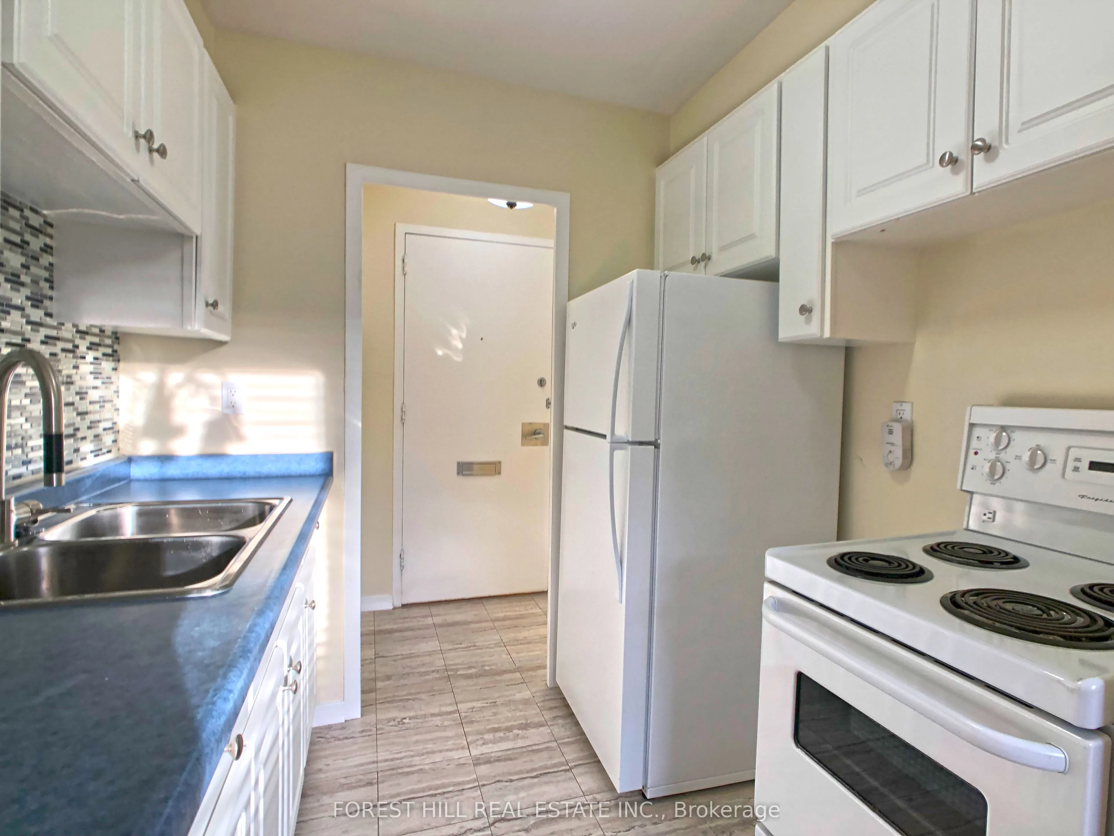 335 Lonsdale Road #502