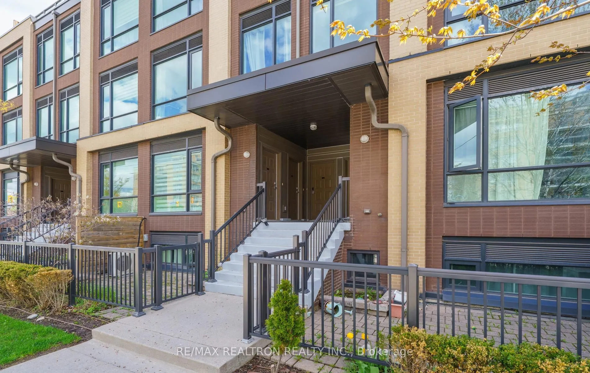 639 Lawrence Avenue W #206