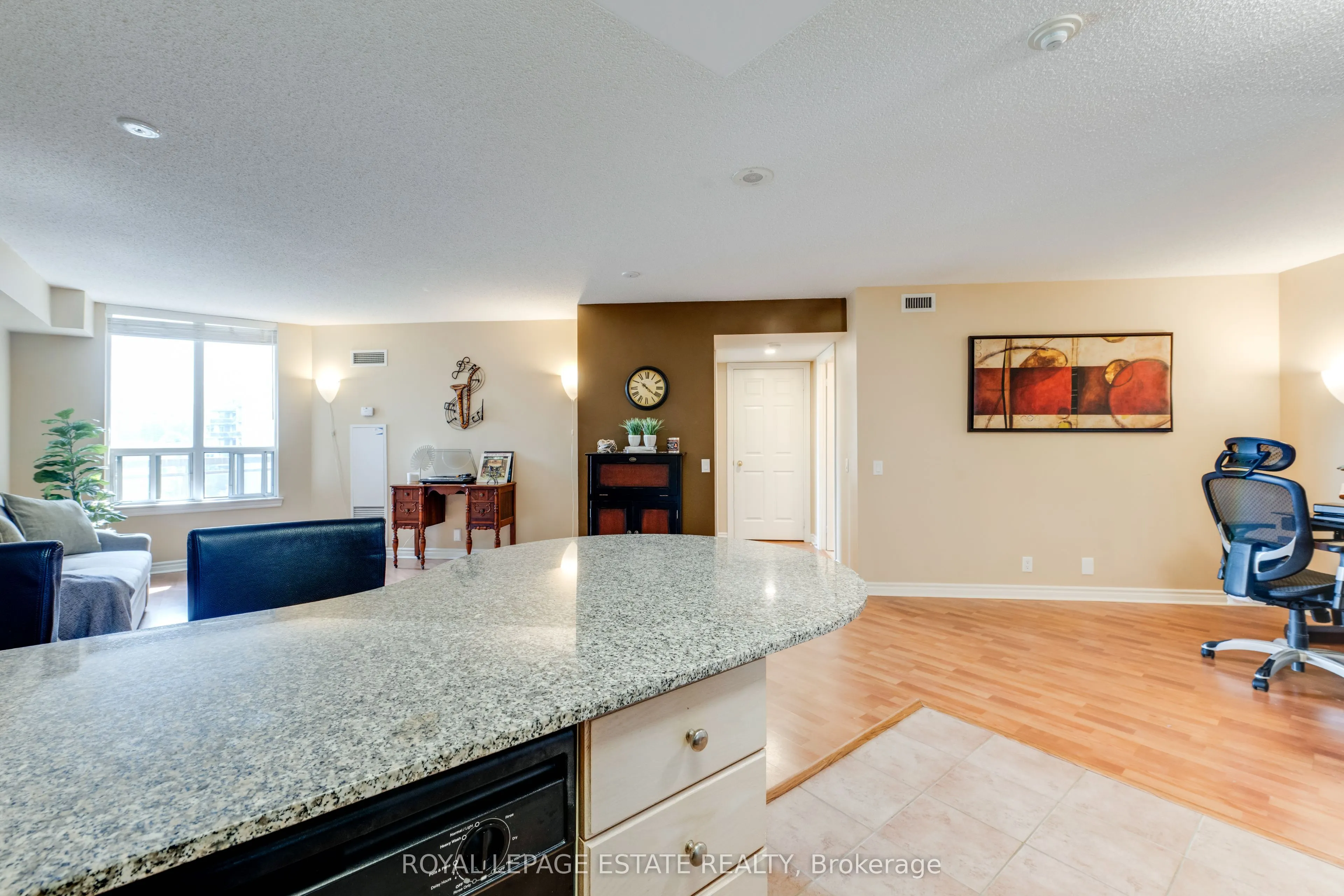 1720 Eglinton Avenue E #623