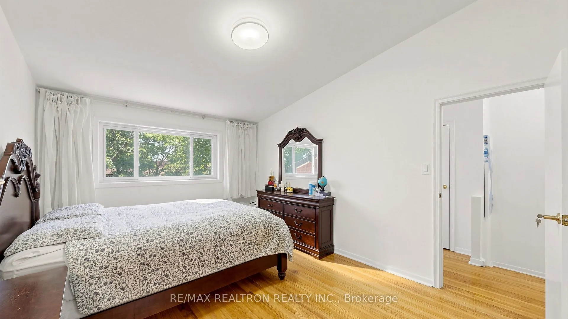10 Esterbrooke Avenue #59