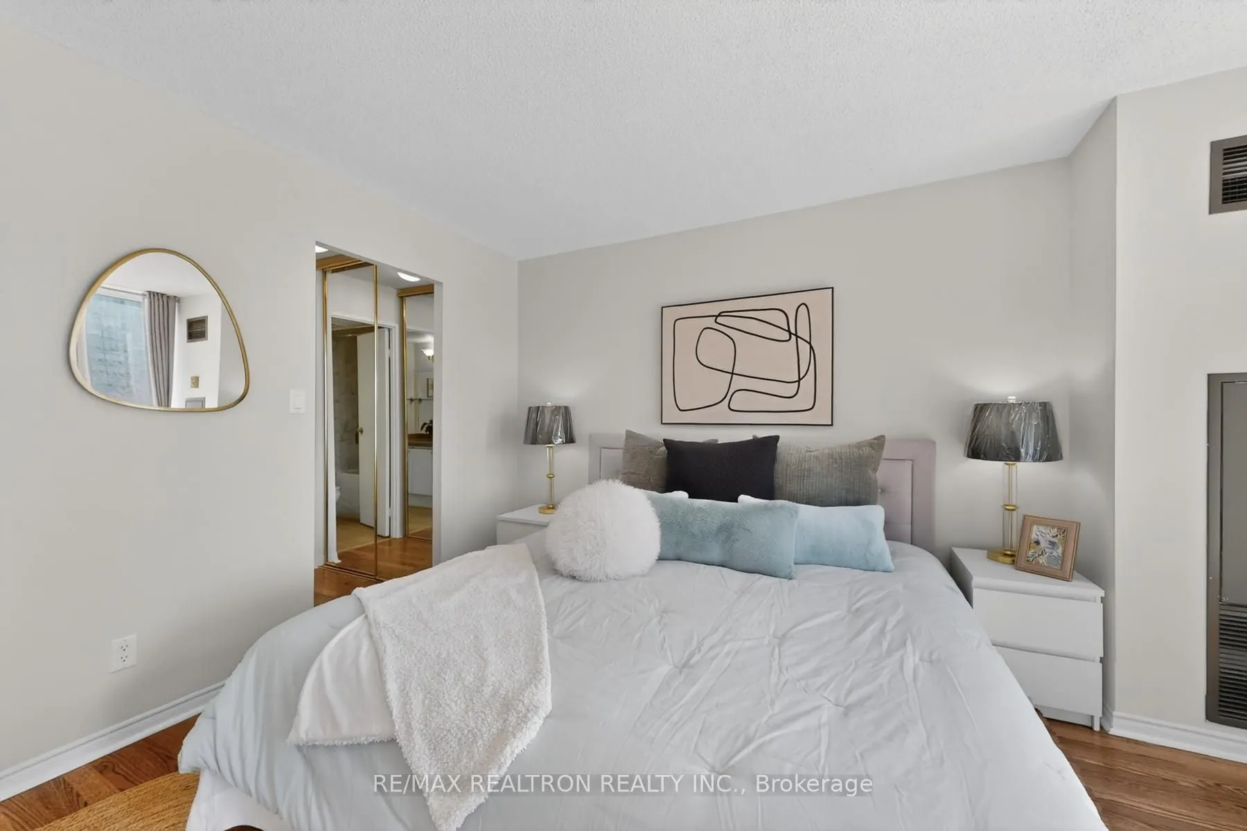 5765 Yonge Street #410