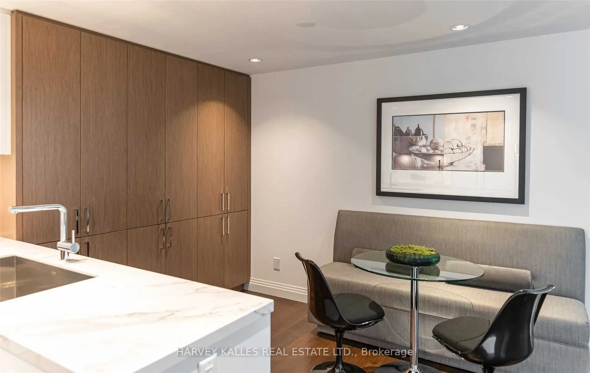 1 Benvenuto Place #320