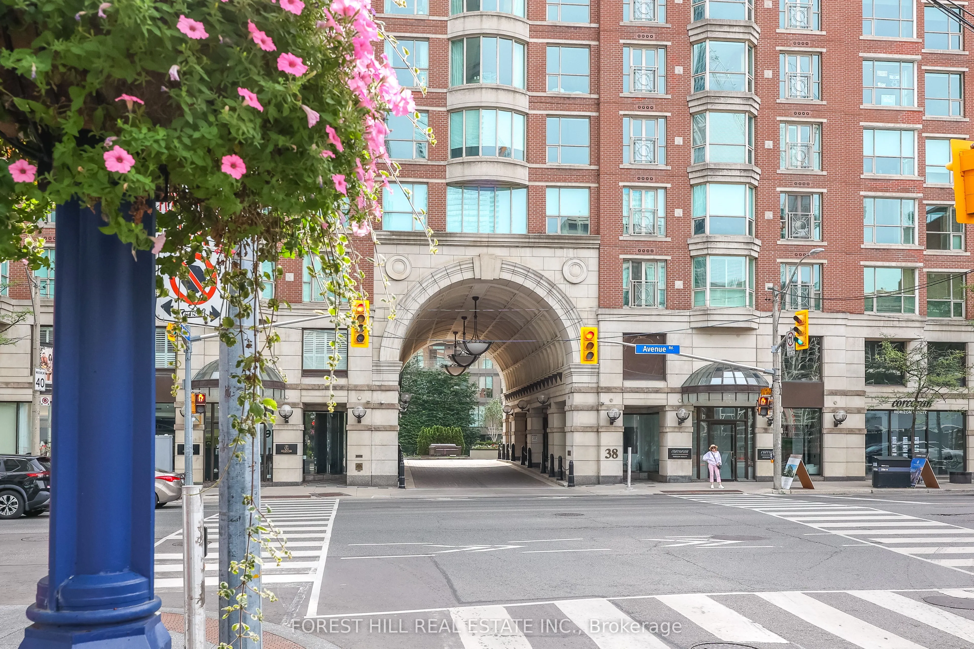 38 Avenue Road #305