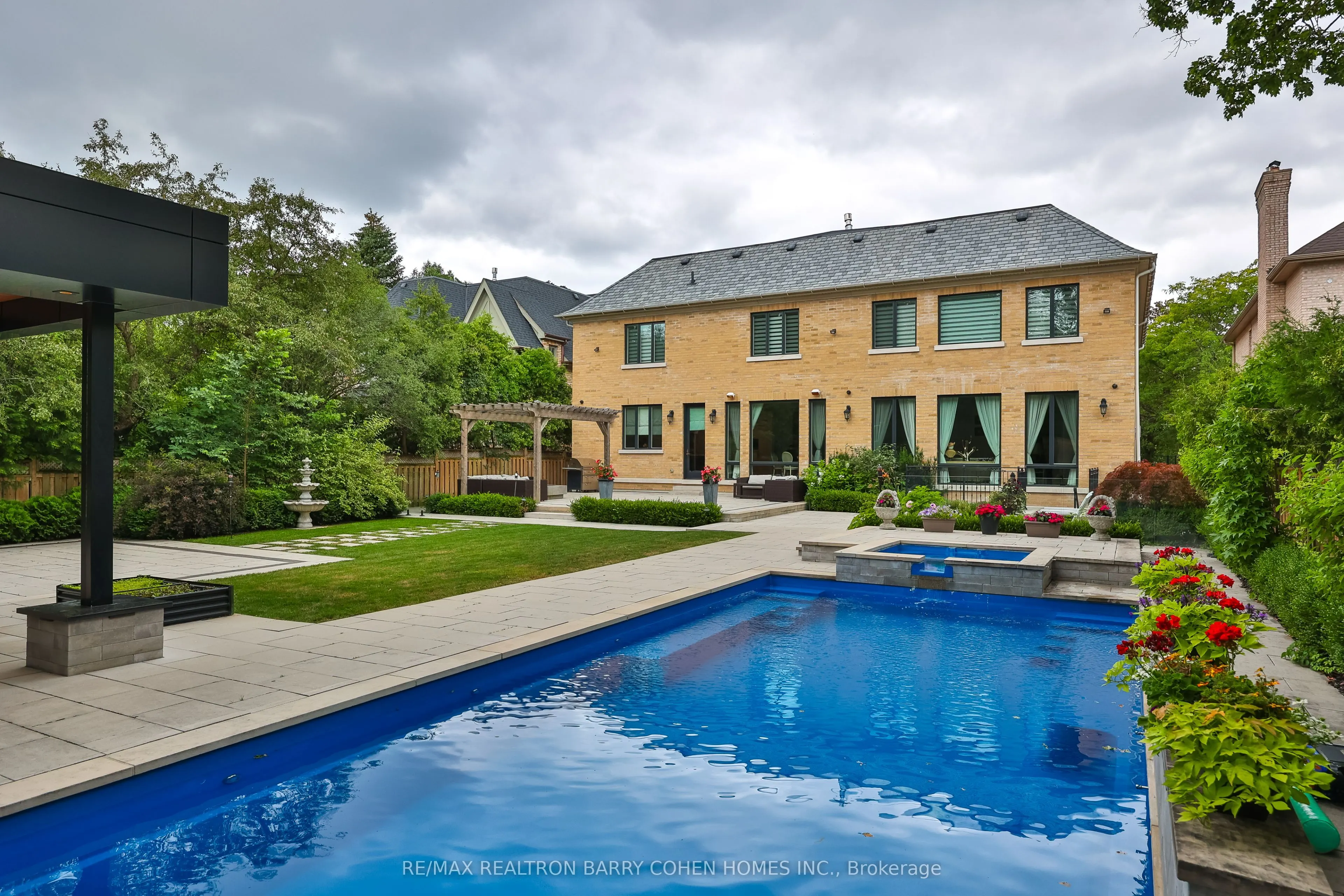 39 Arjay Crescent