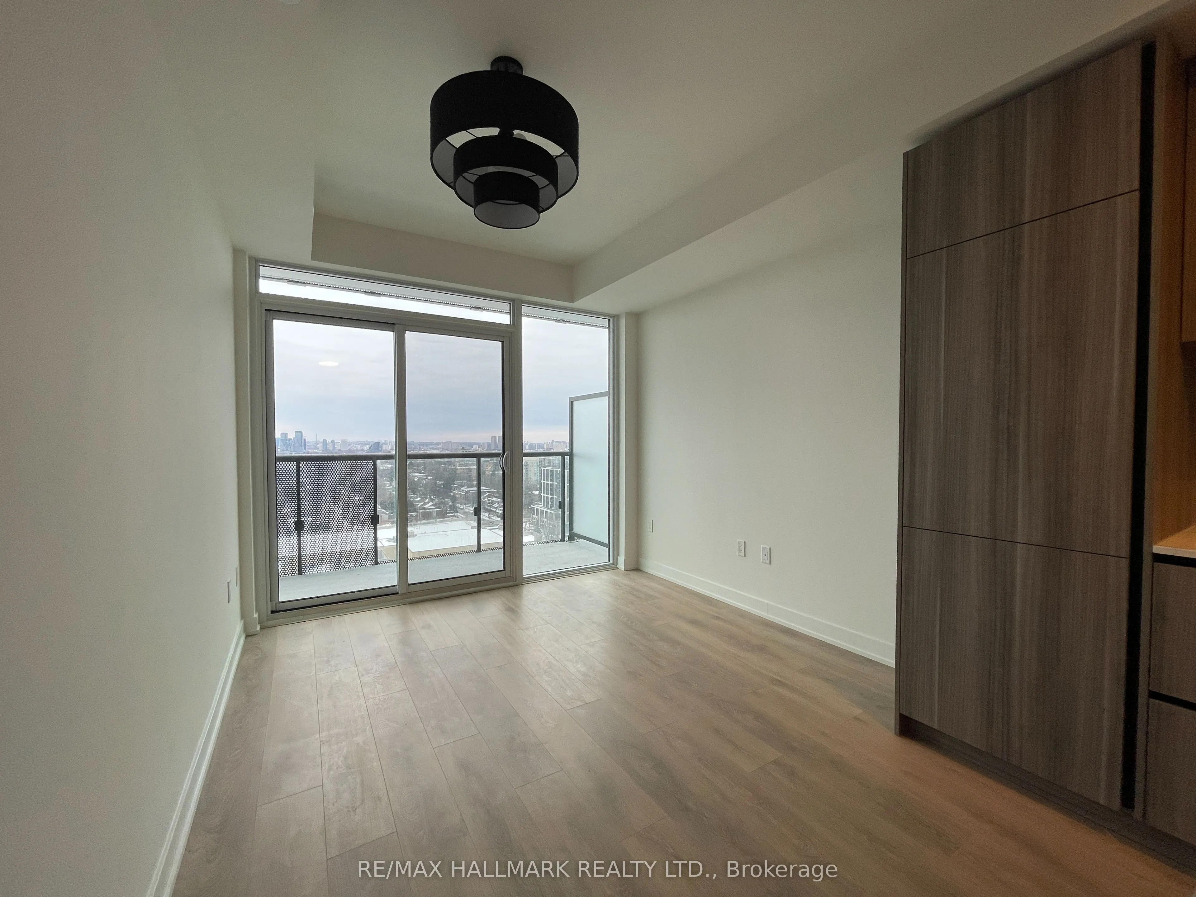 127 Broadway Avenue #1810