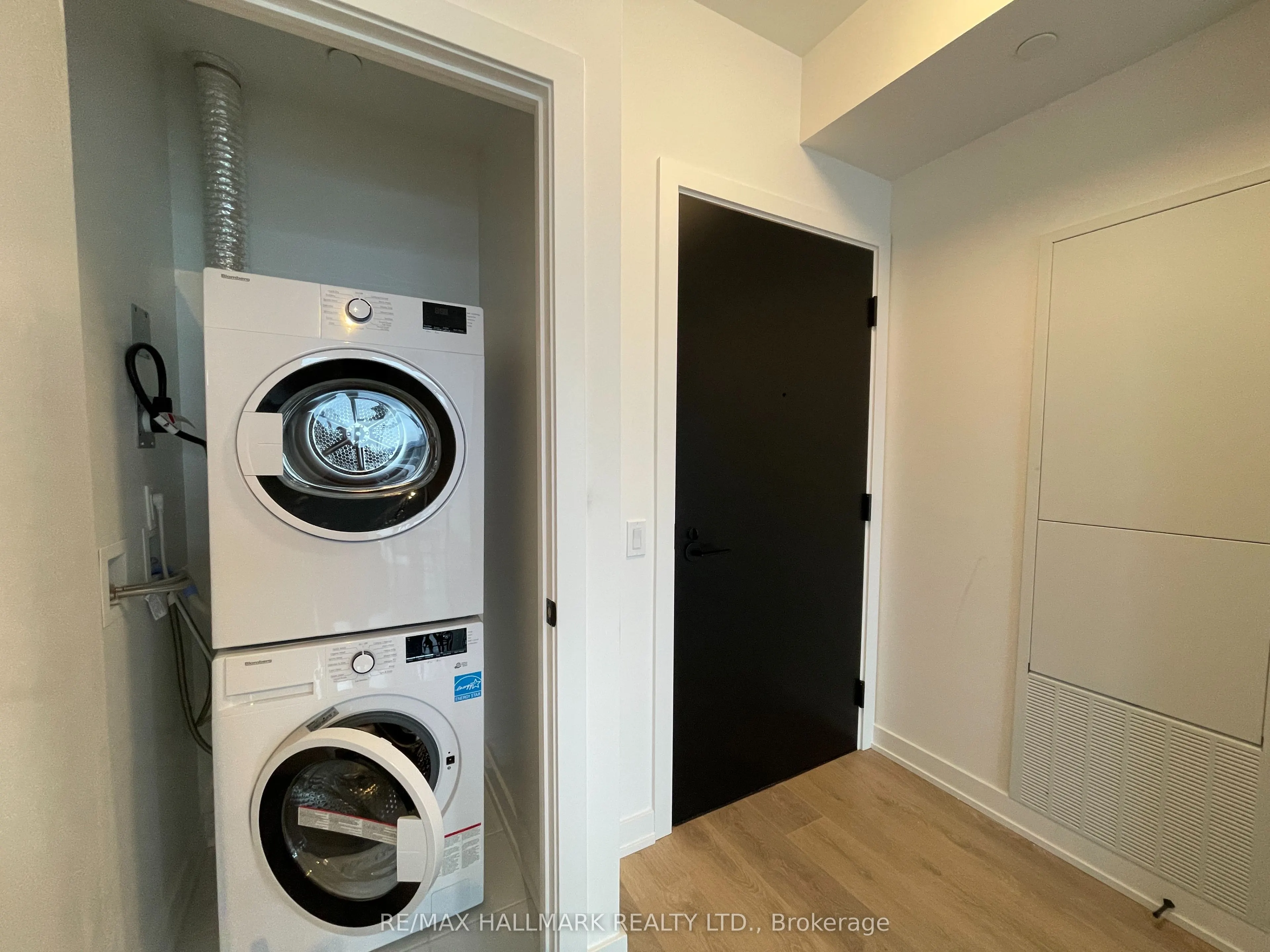 127 Broadway Avenue #1810