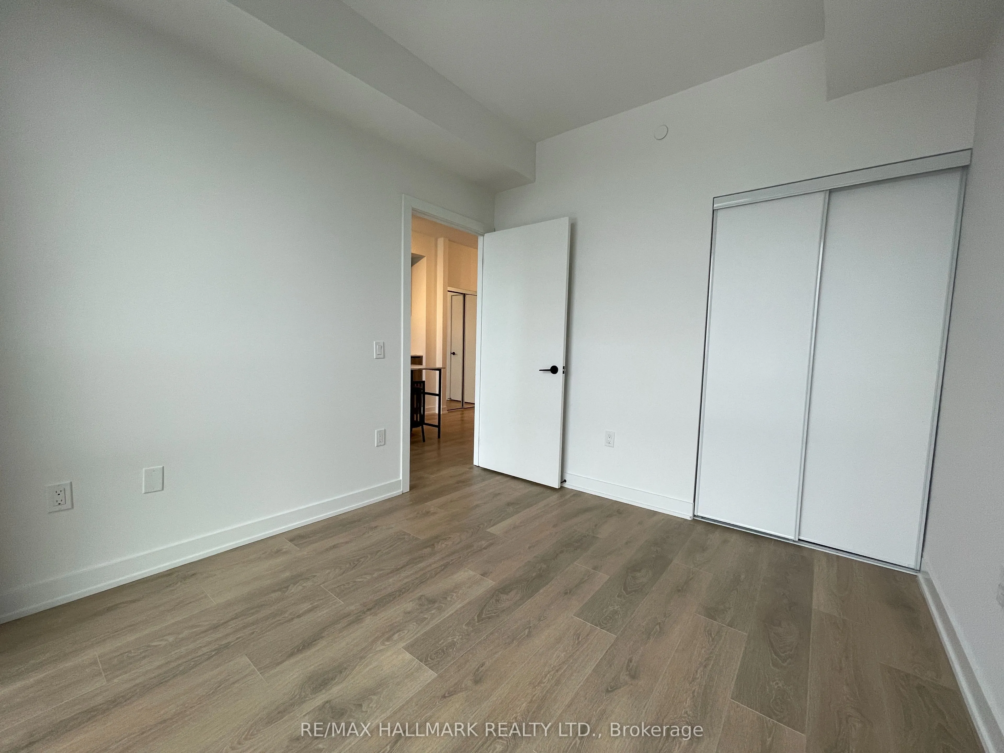 127 Broadway Avenue #1810
